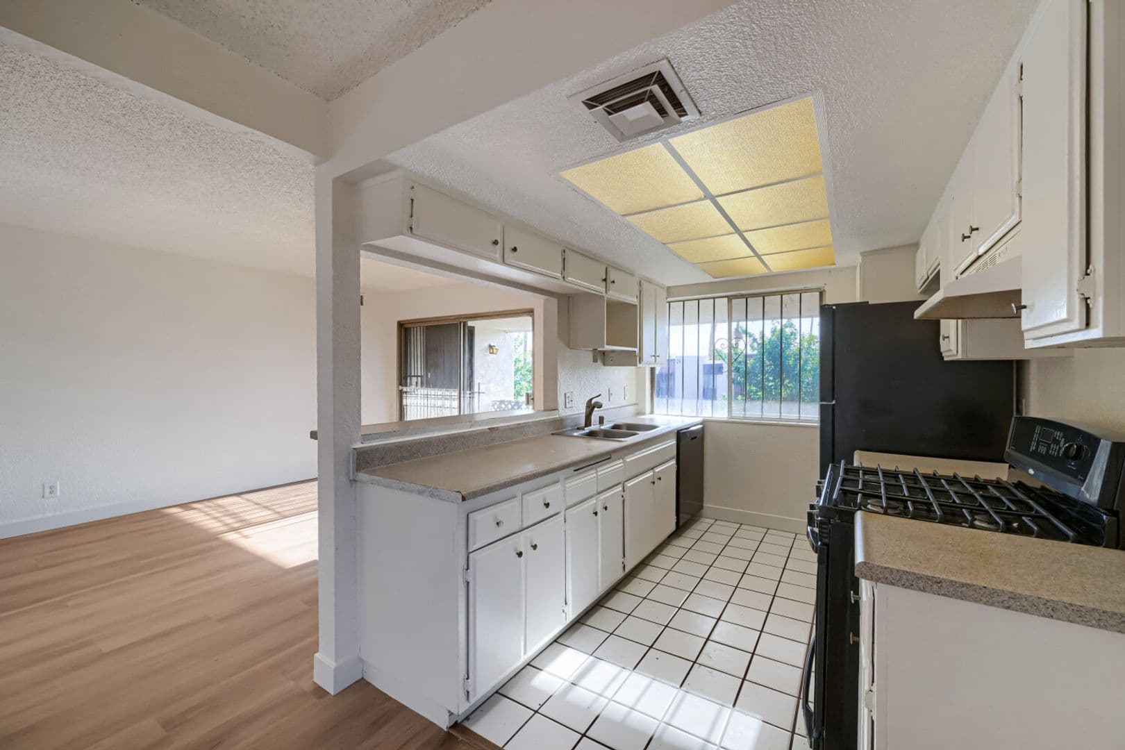 Las Vegas Condo: 1405 Vegas Valley Drive