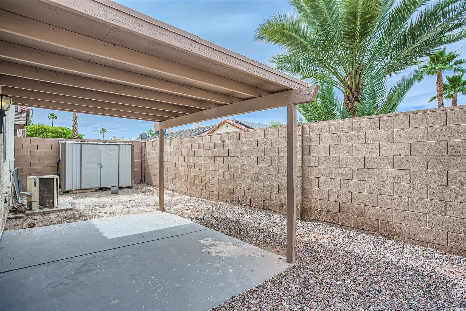 Henderson House: 2910 Currant Ln