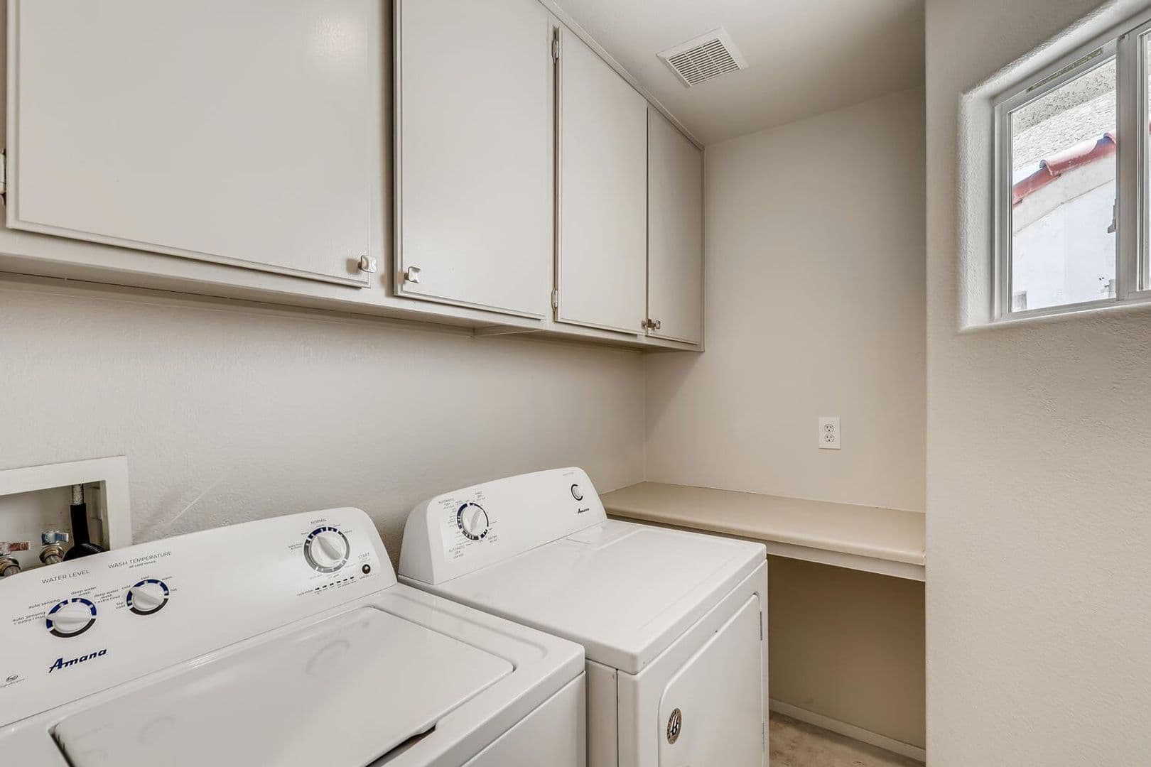 North Las Vegas House: 427 Regal Robin Way