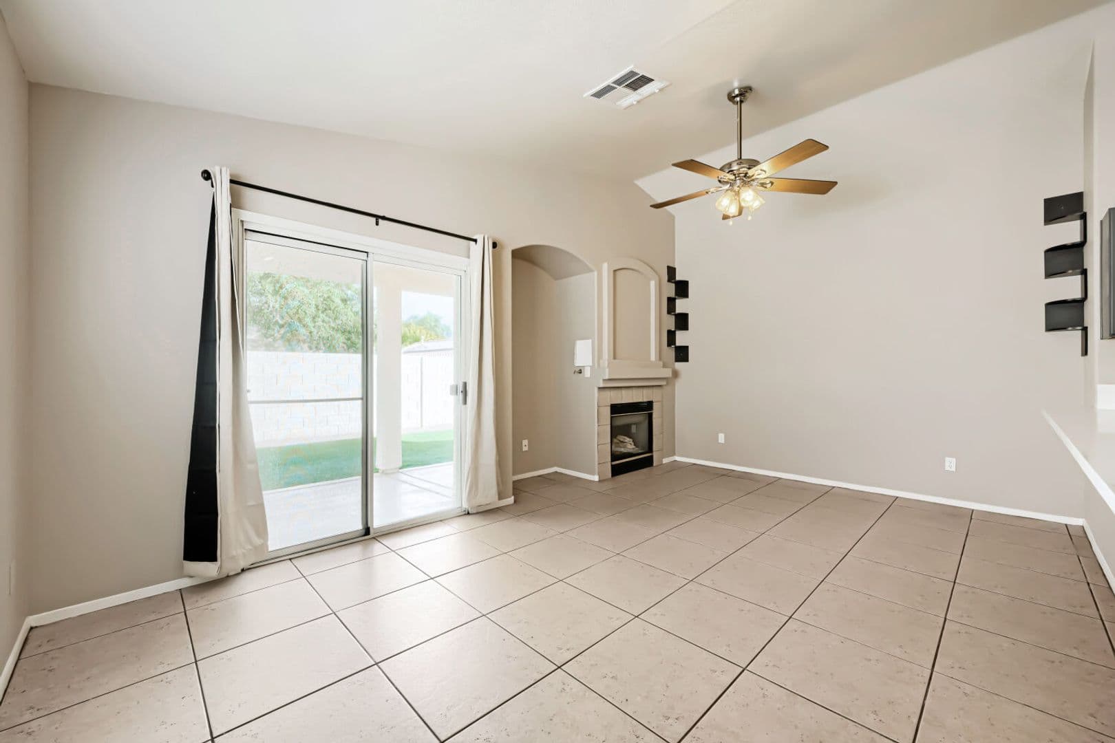 Las Vegas House: 8928 Crooked Shell Ave.