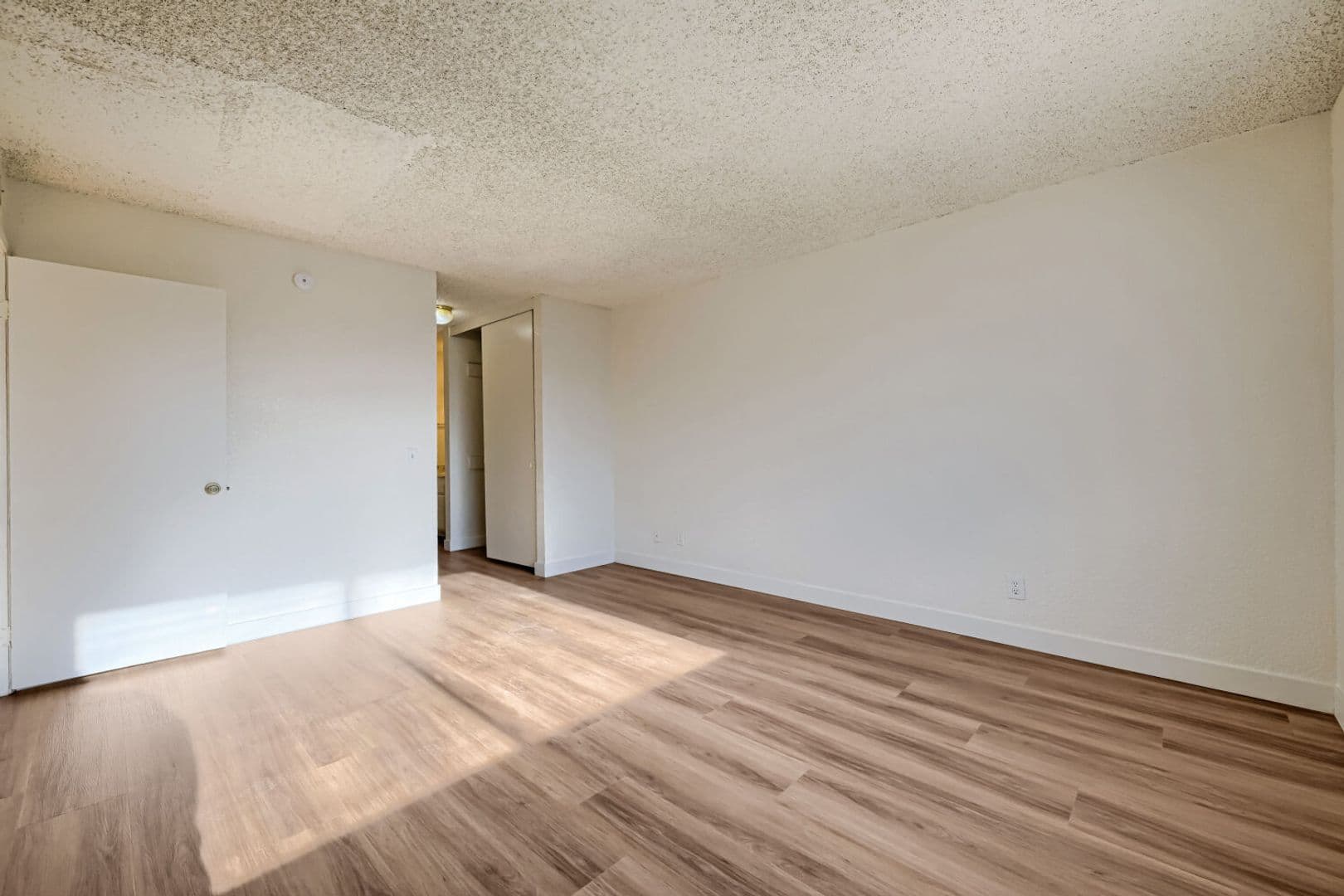 Las Vegas Condo: 1405 Vegas Valley Drive