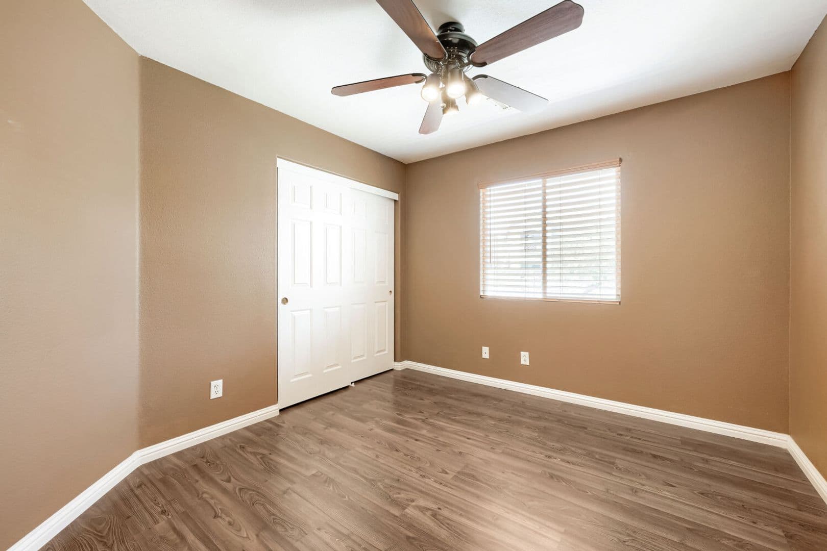 Las Vegas House: 10381 Sleeping Sun Ct.