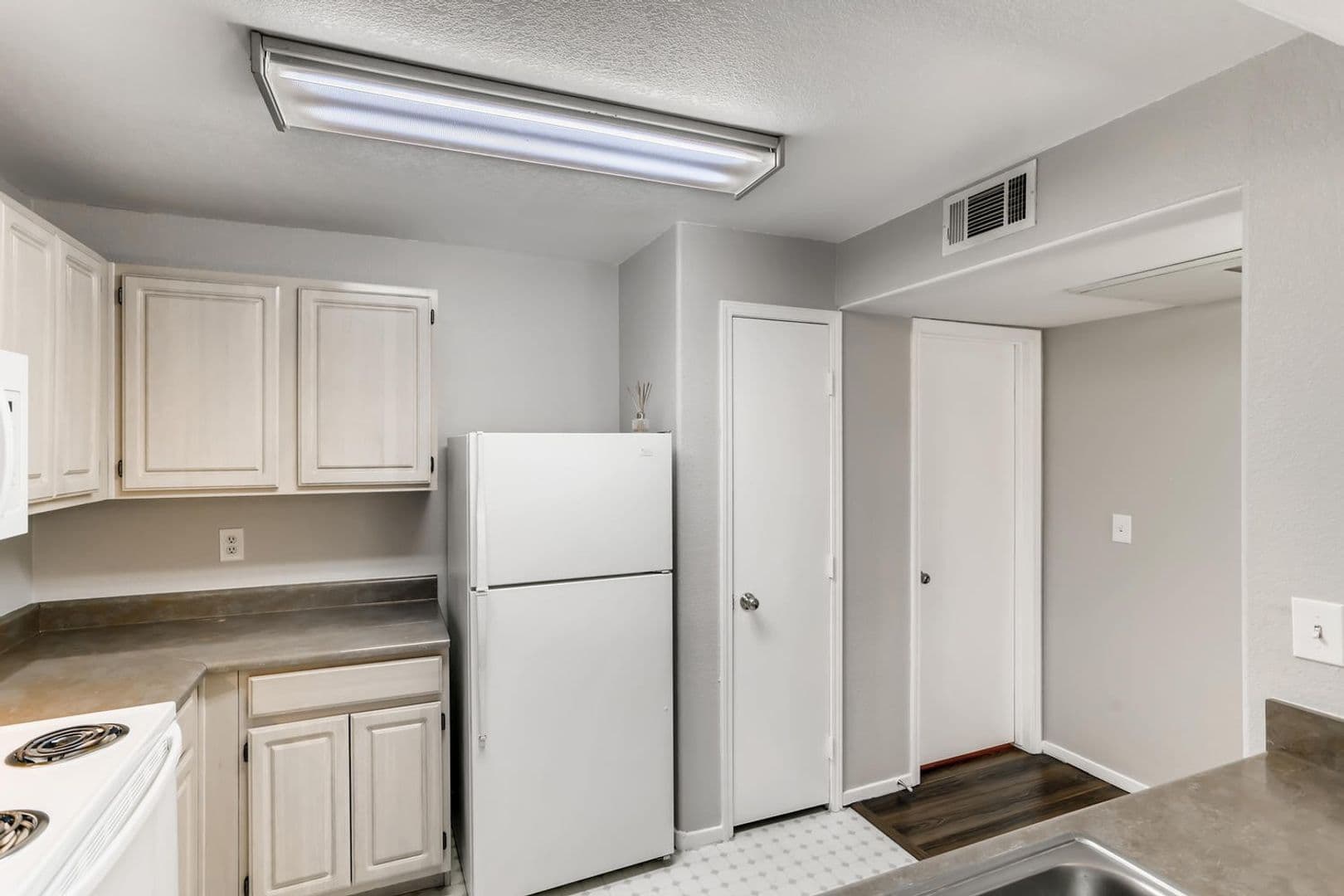 Las Vegas Condo: 555 Silverado Ranch Blvd  #2012