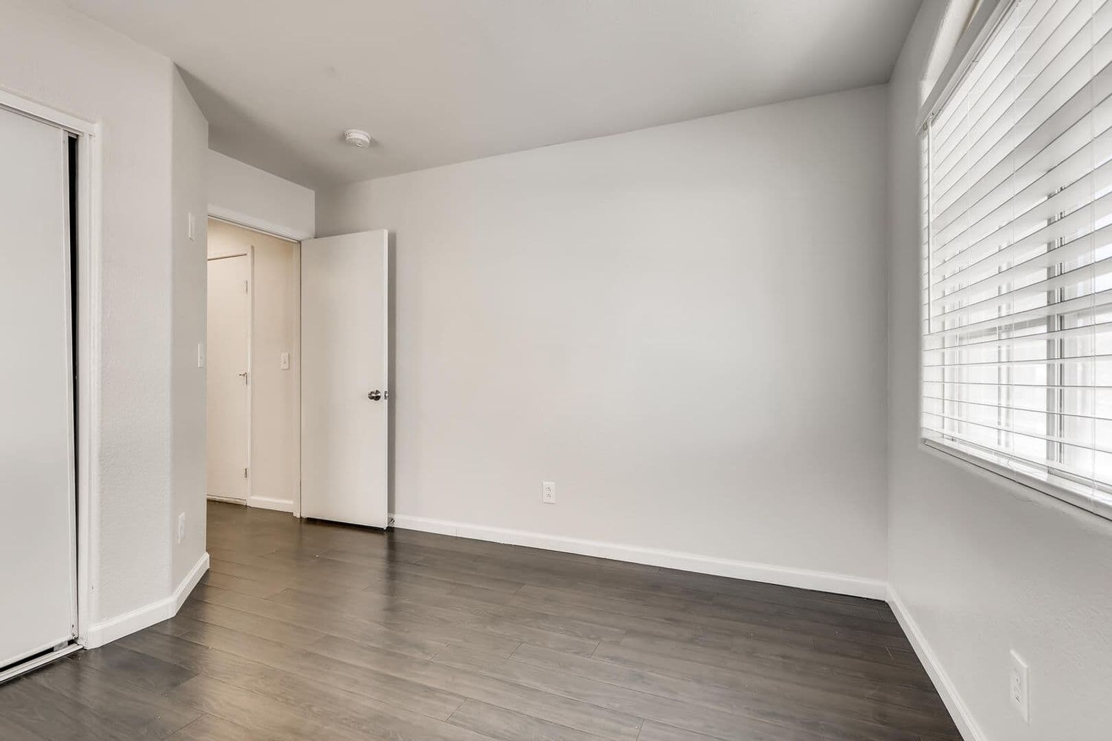 North Las Vegas House: 427 Regal Robin Way