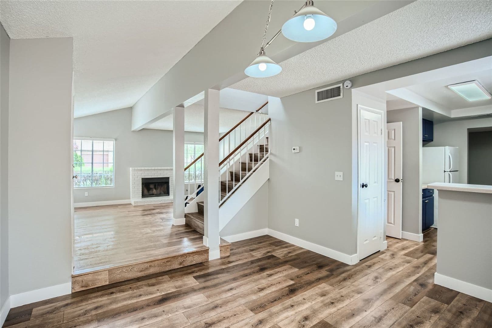 Henderson House: 2910 Currant Ln