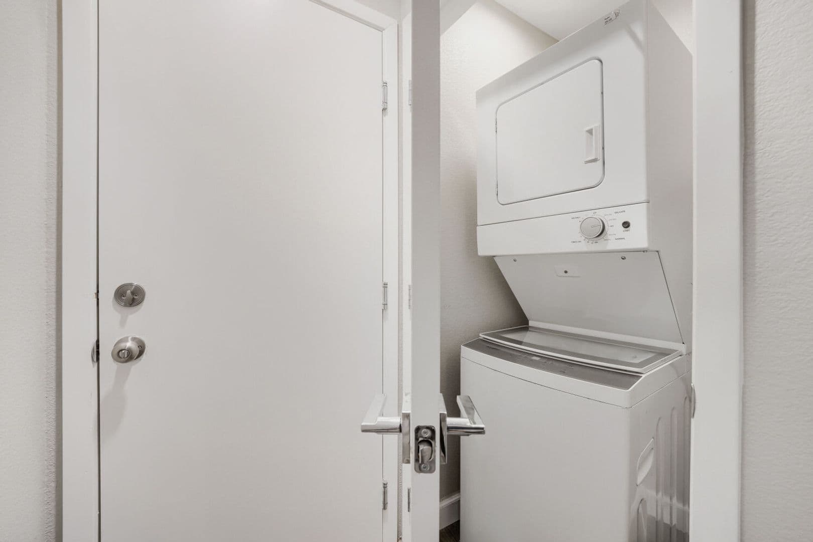 Las Vegas Townhome: 4598 Woolcomber St