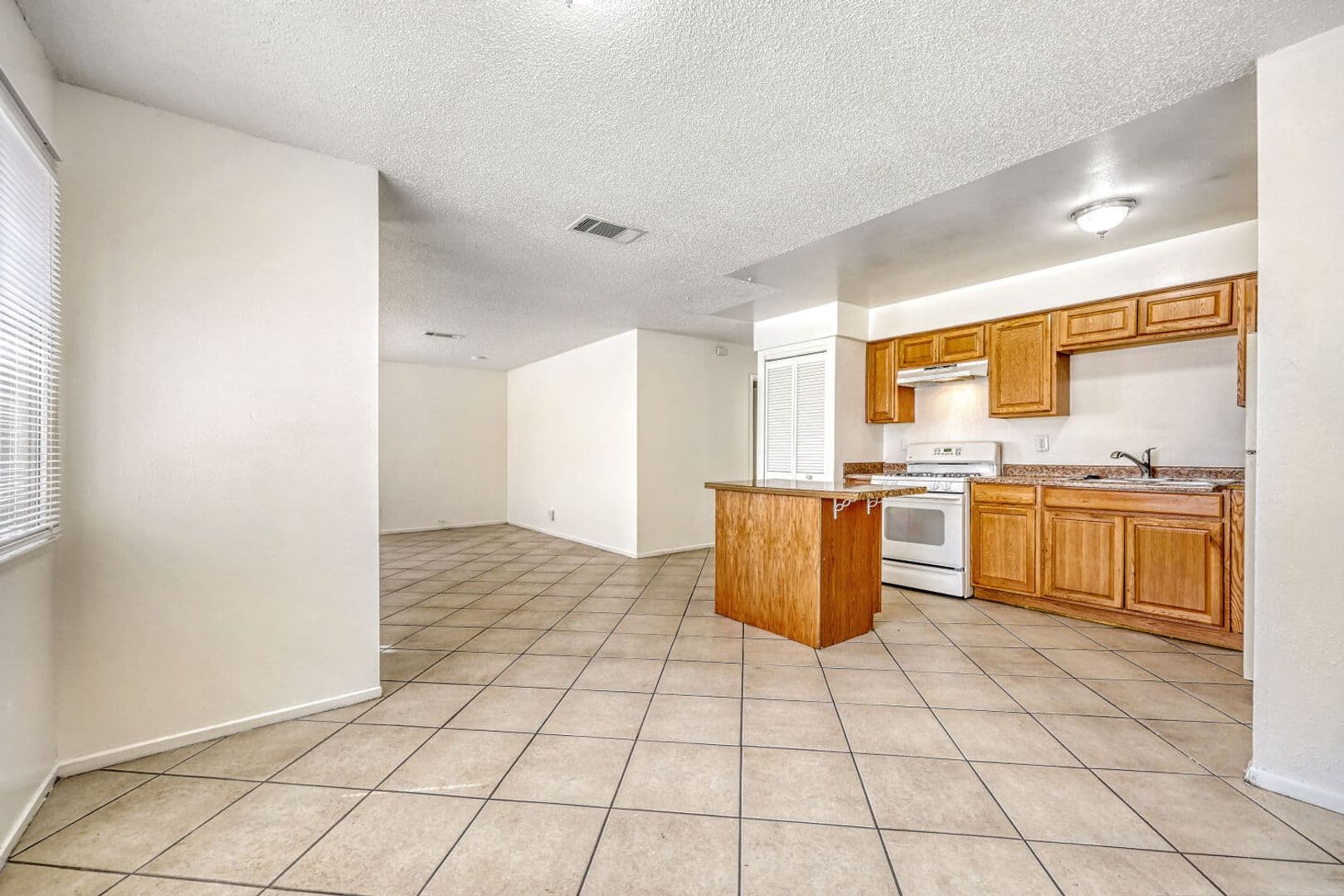 Las Vegas House: 1272 Lawry Ave