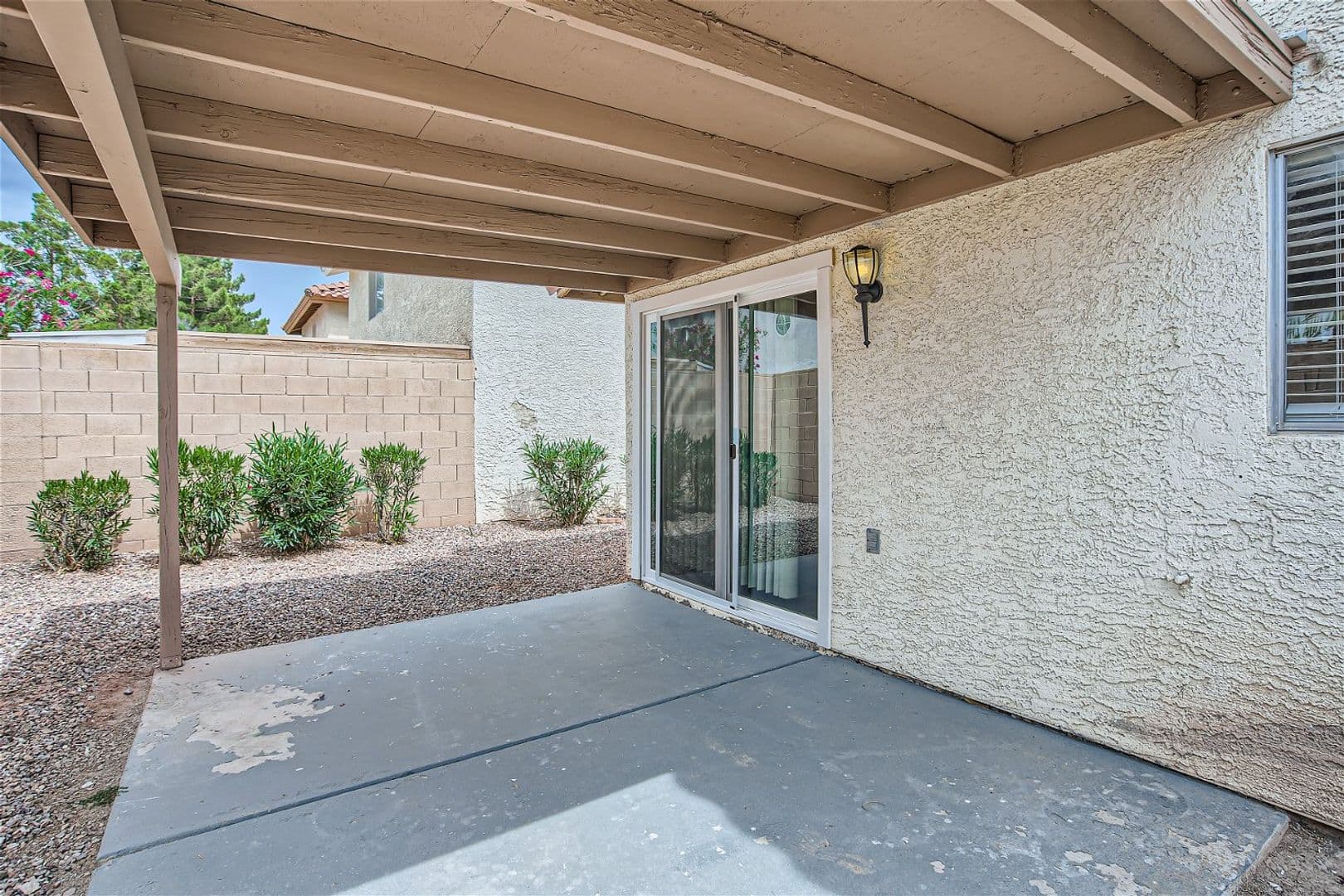 Henderson House: 2910 Currant Ln