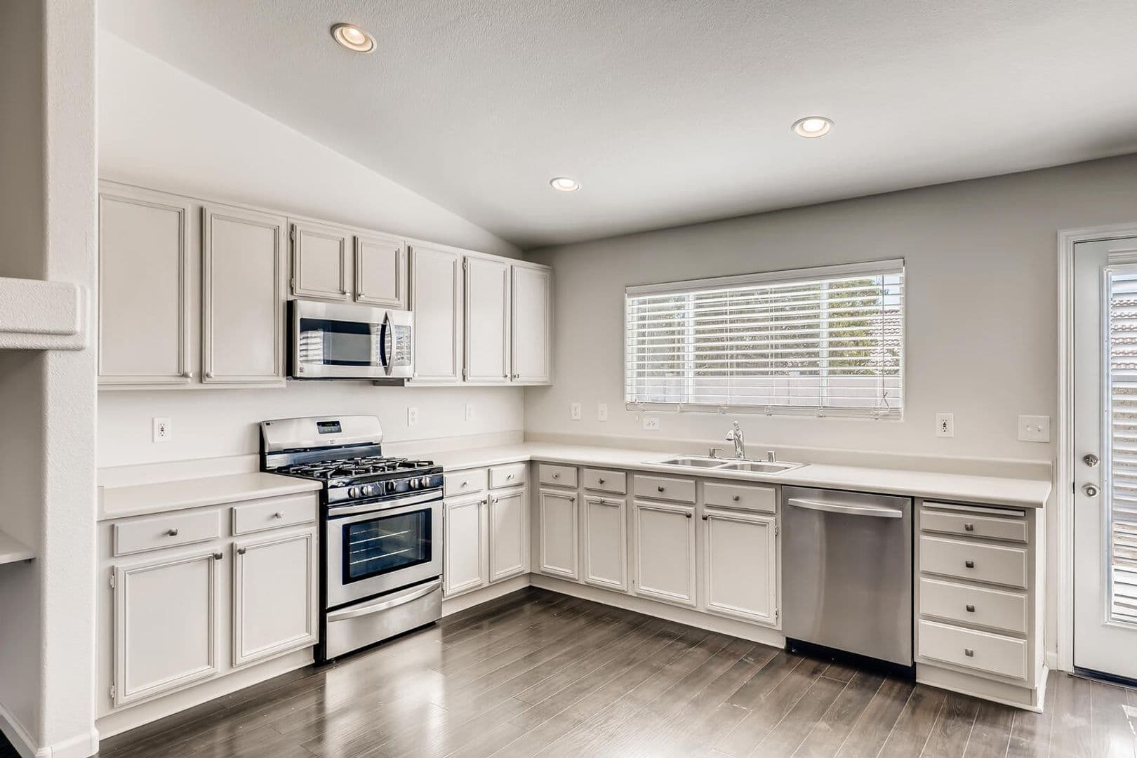 North Las Vegas House: 427 Regal Robin Way