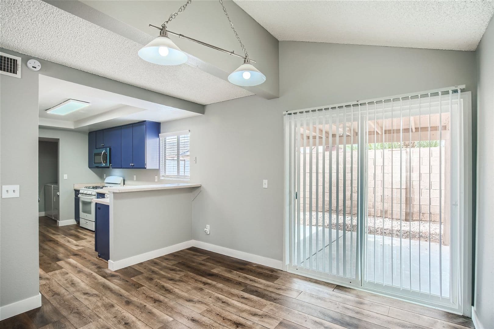 Henderson House: 2910 Currant Ln