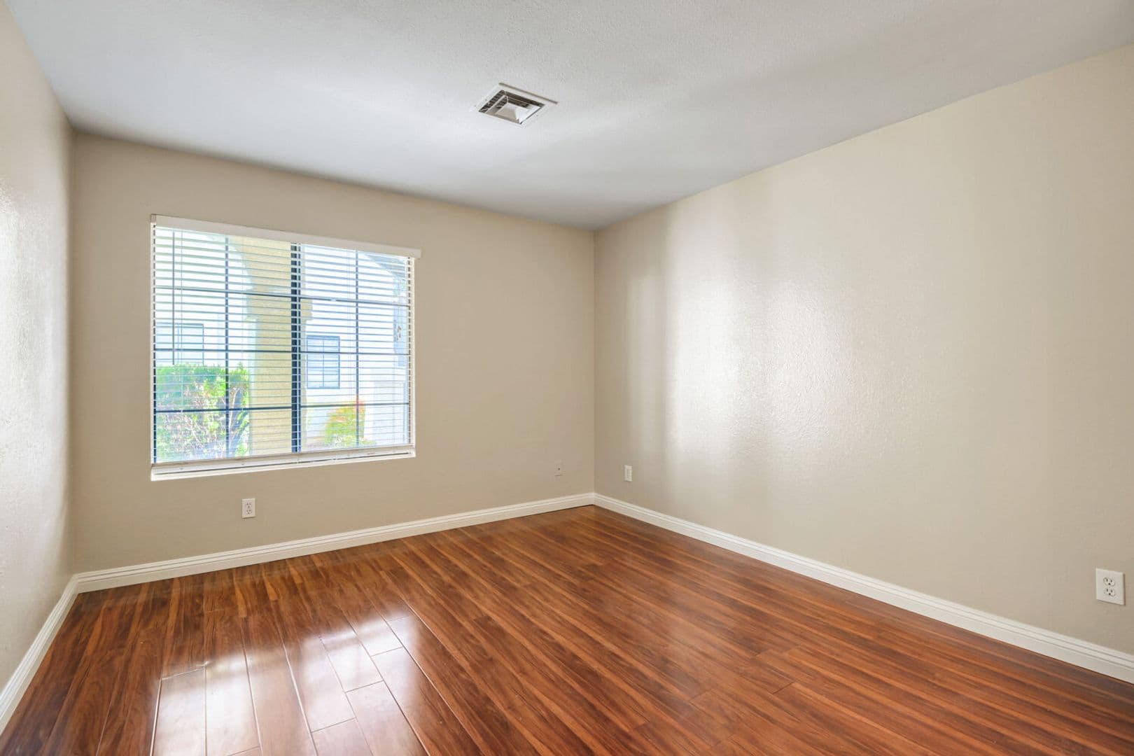 Las Vegas Condo: 4860 Nara Vista Way