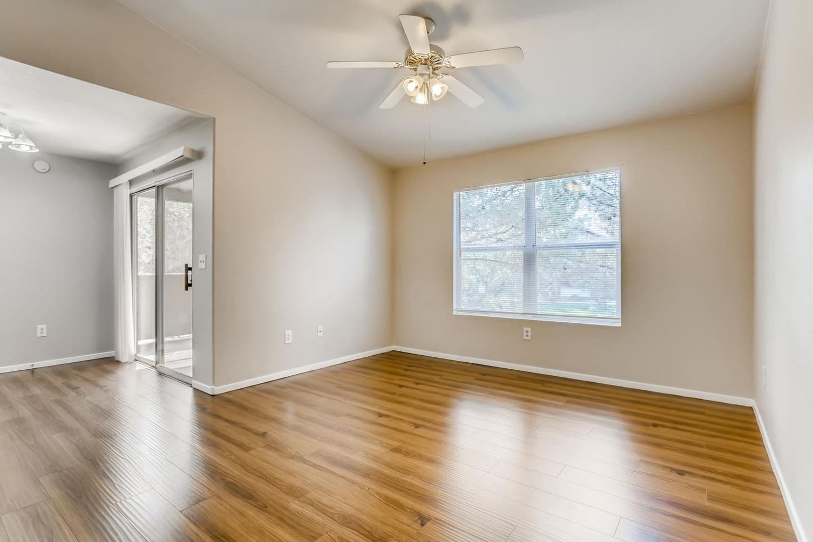 Las Vegas Condo: 555 Silverado Ranch Blvd  #2012