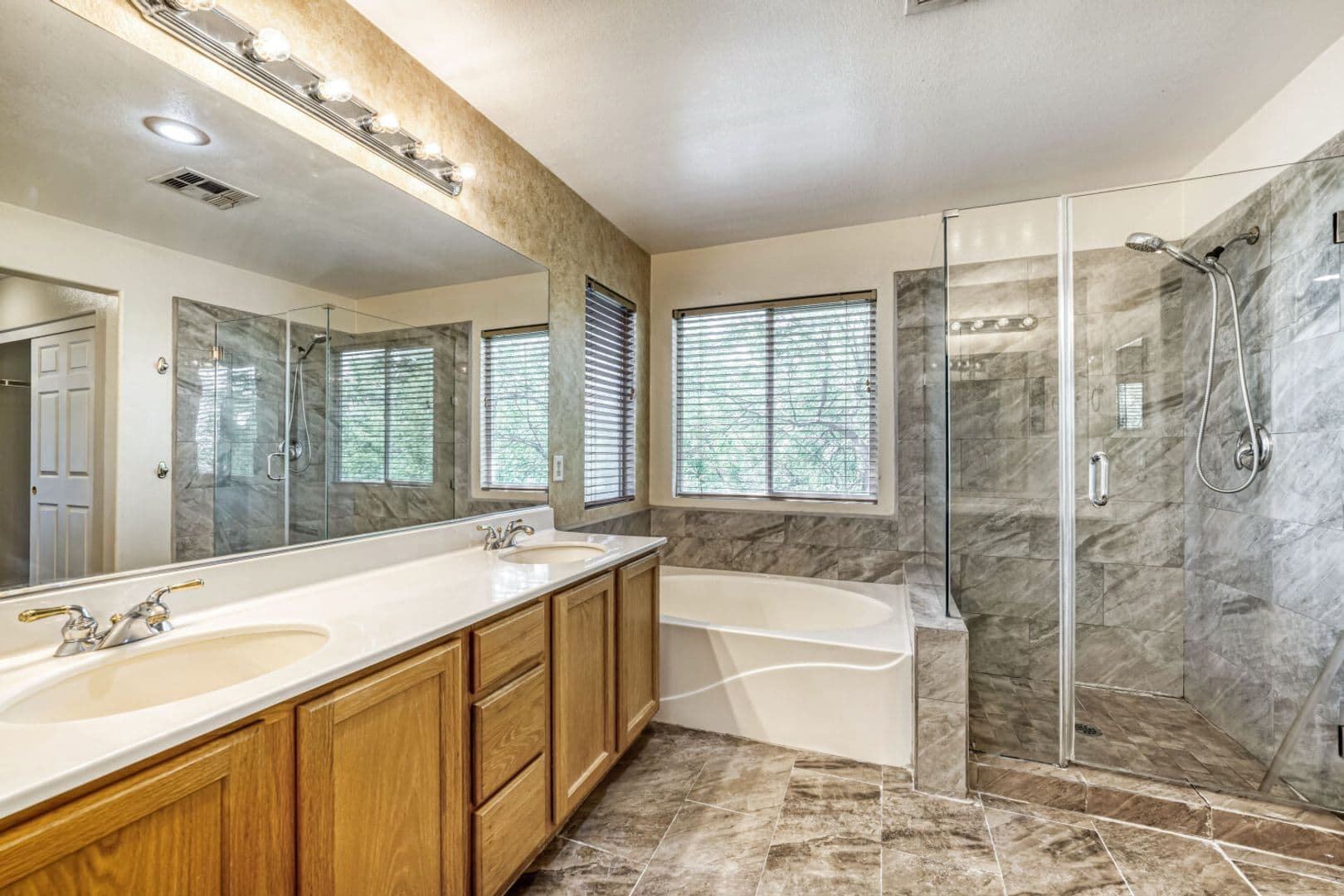Las Vegas House: 10381 Sleeping Sun Ct.