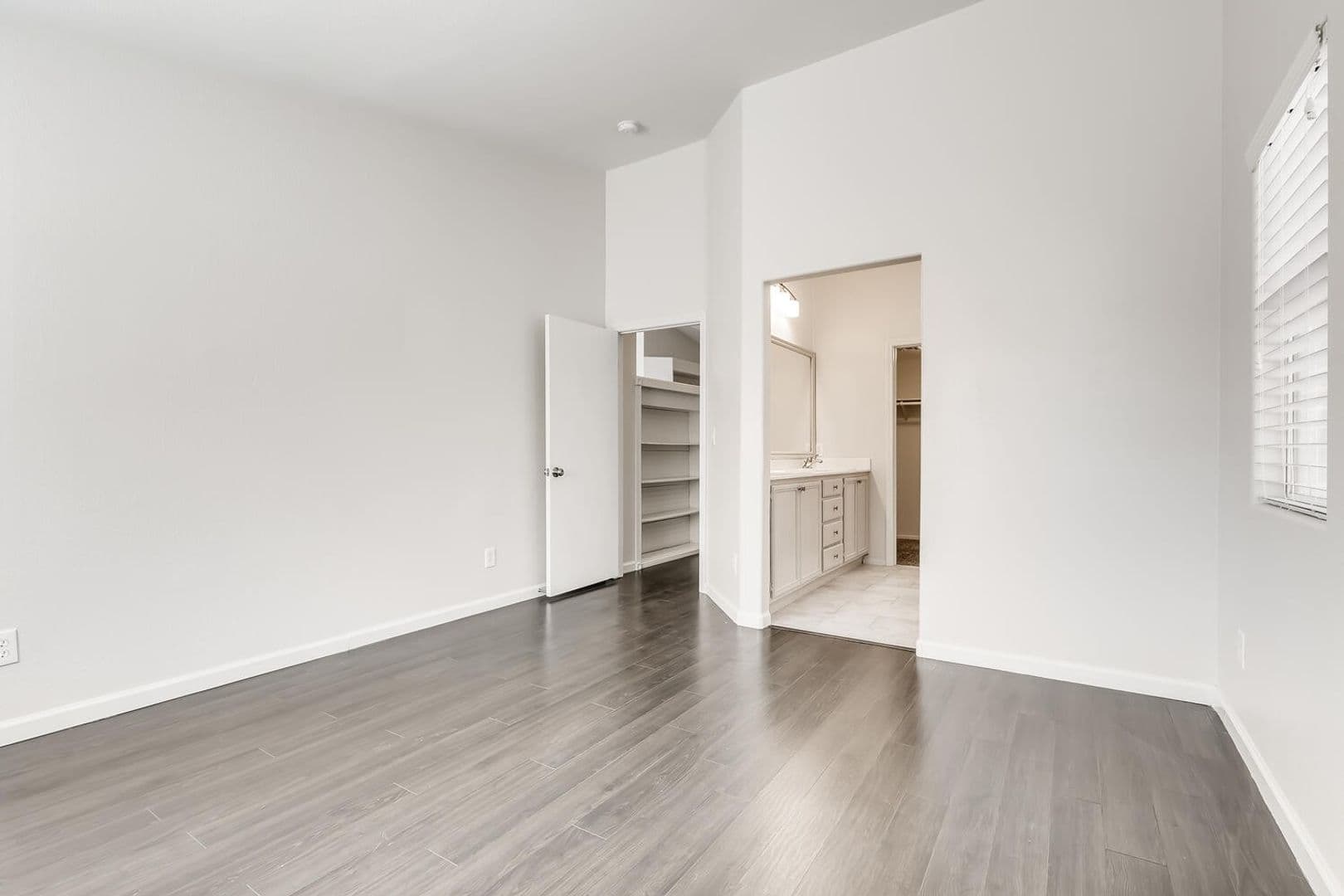 North Las Vegas House: 427 Regal Robin Way