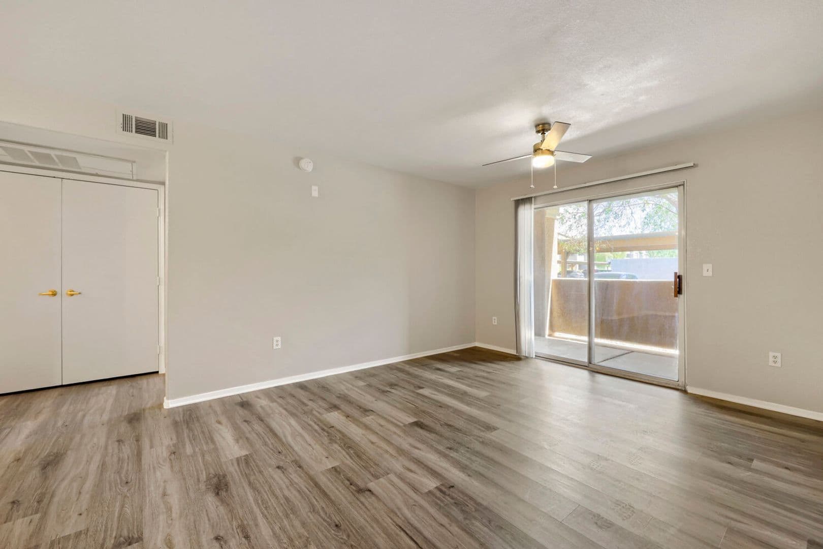 Las Vegas Condo: 555 E Silverado Ranch Blvd