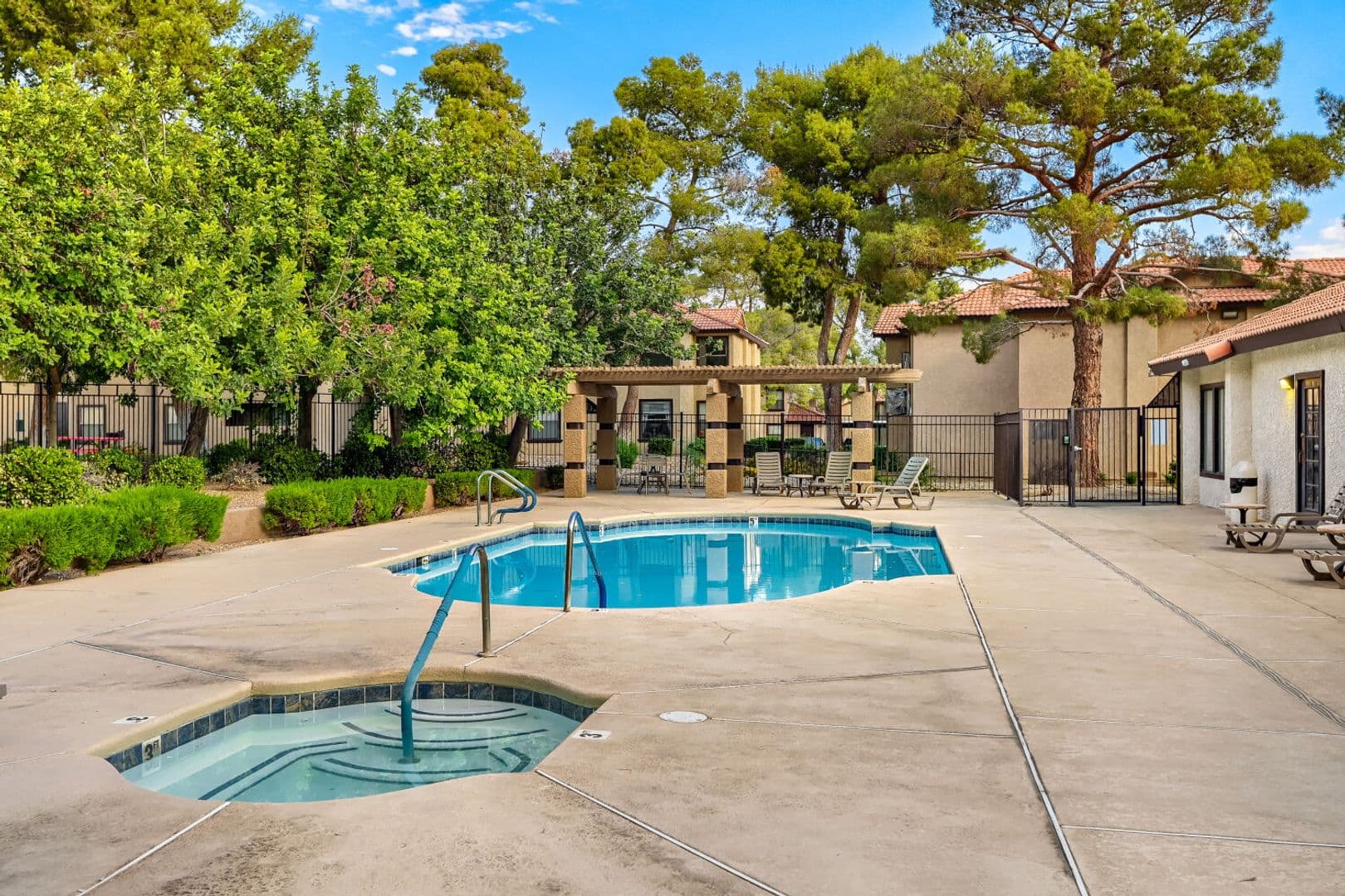 Las Vegas Condo: 2451 N Rainbow Blvd
