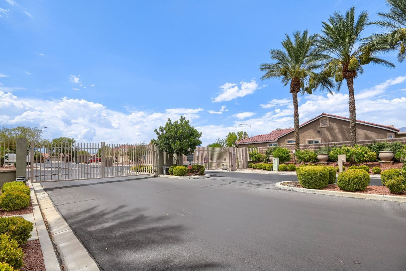 North Las Vegas House: 6612 Ringbill Court