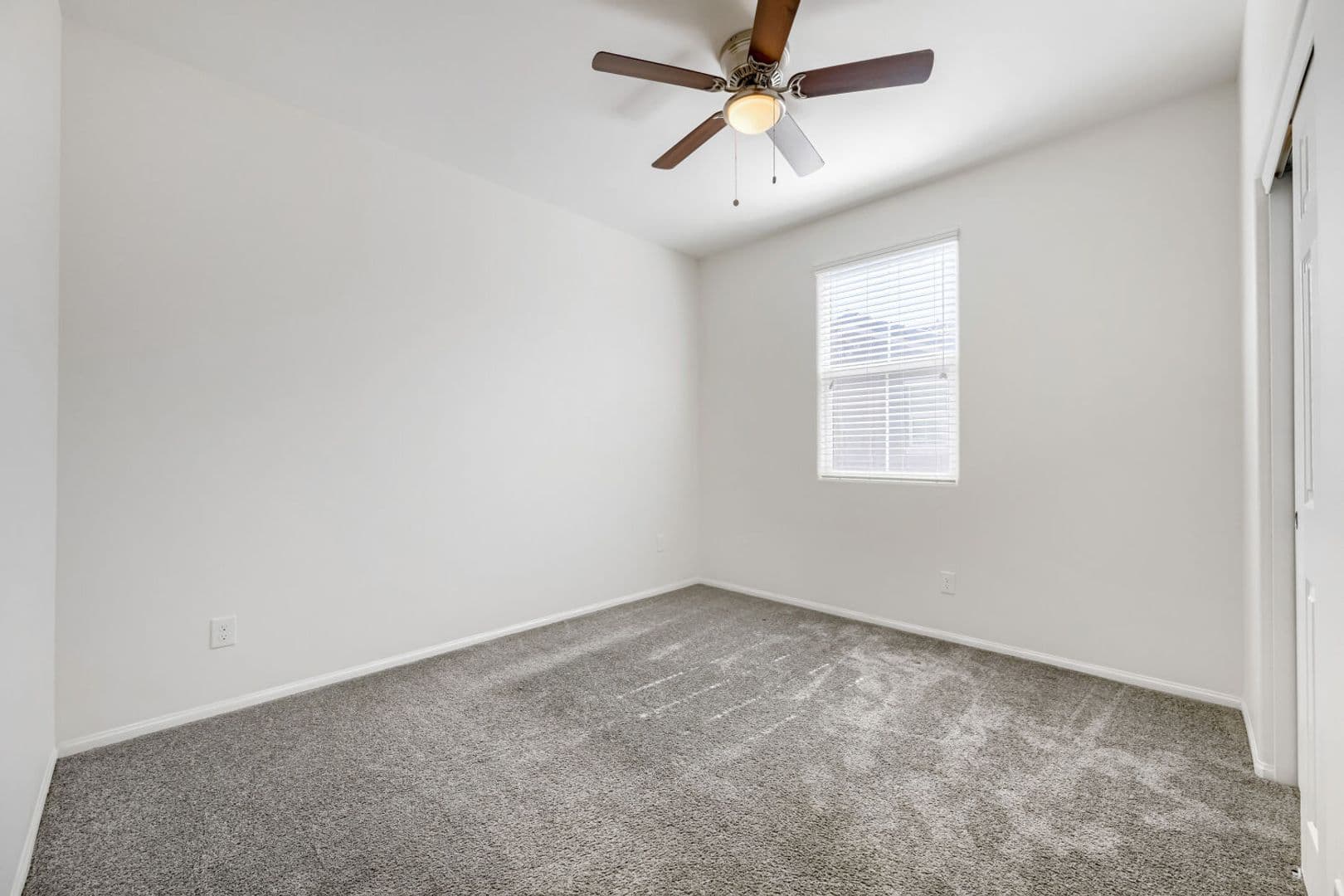 Henderson Townhome: 633 Sedum Ave