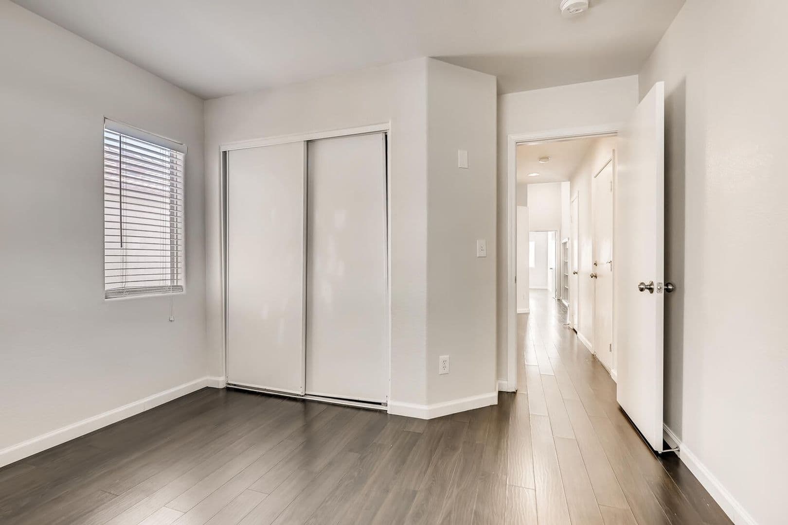 North Las Vegas House: 427 Regal Robin Way