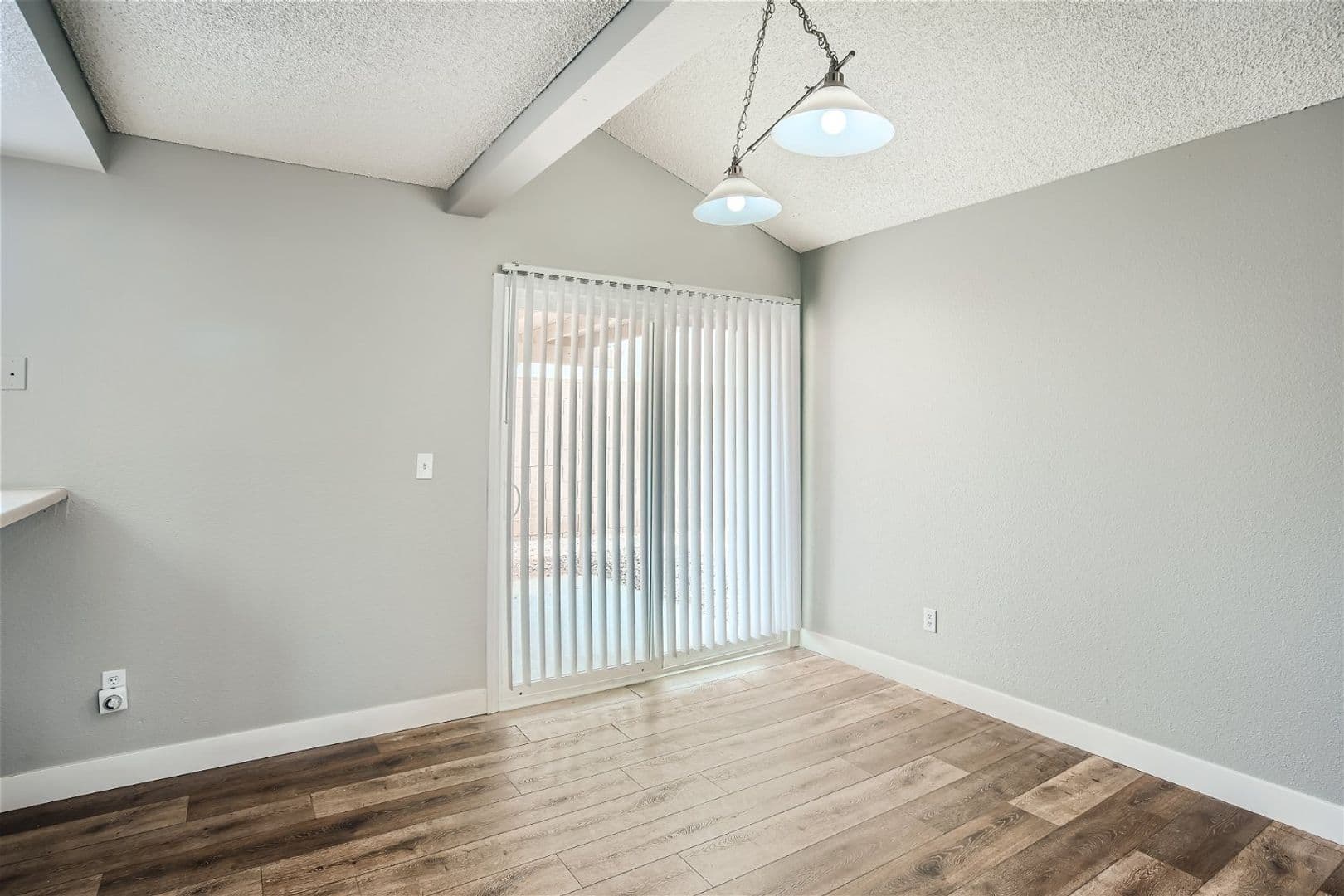 Henderson House: 2910 Currant Ln