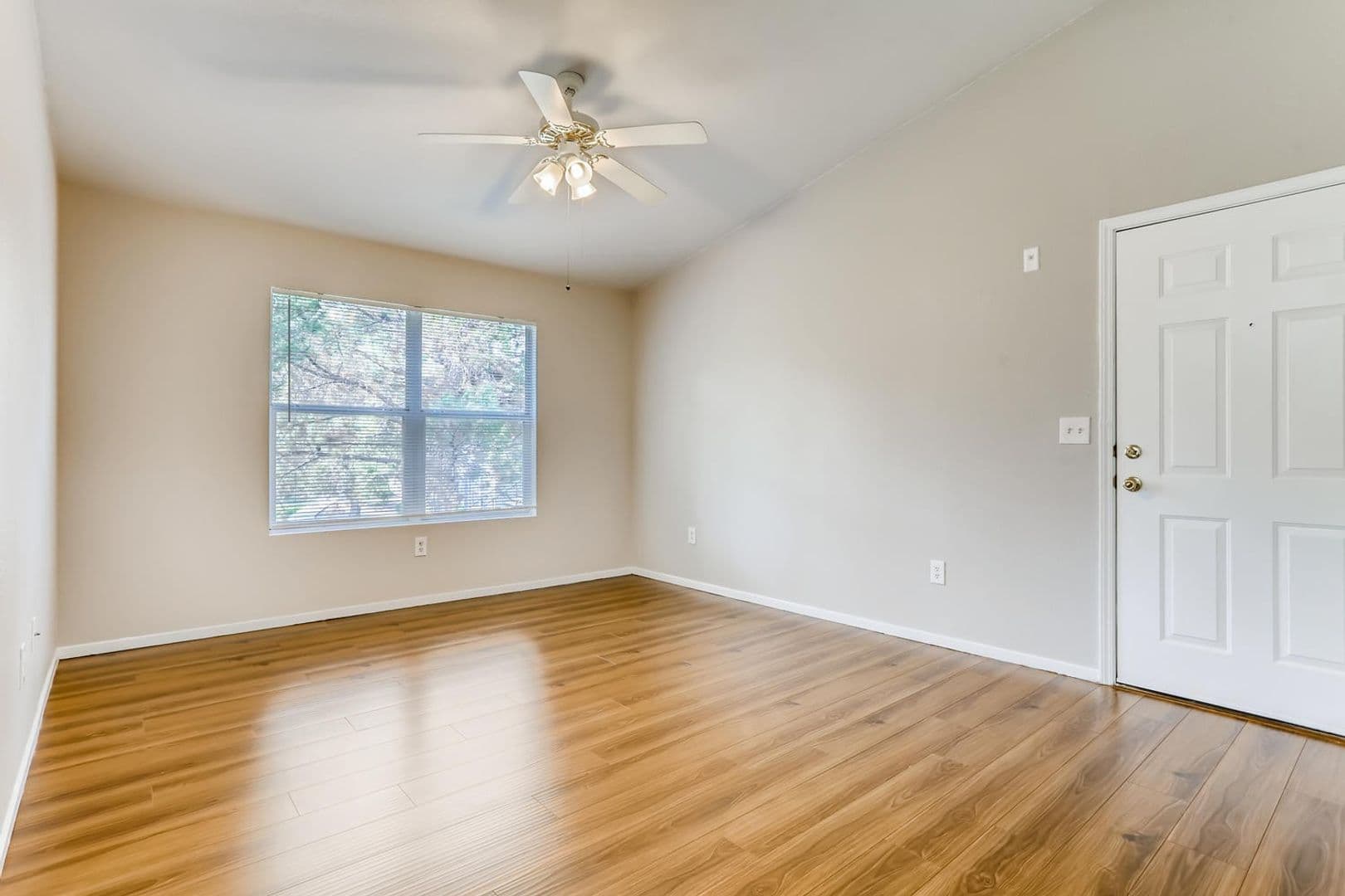 Las Vegas Condo: 555 Silverado Ranch Blvd  #2012