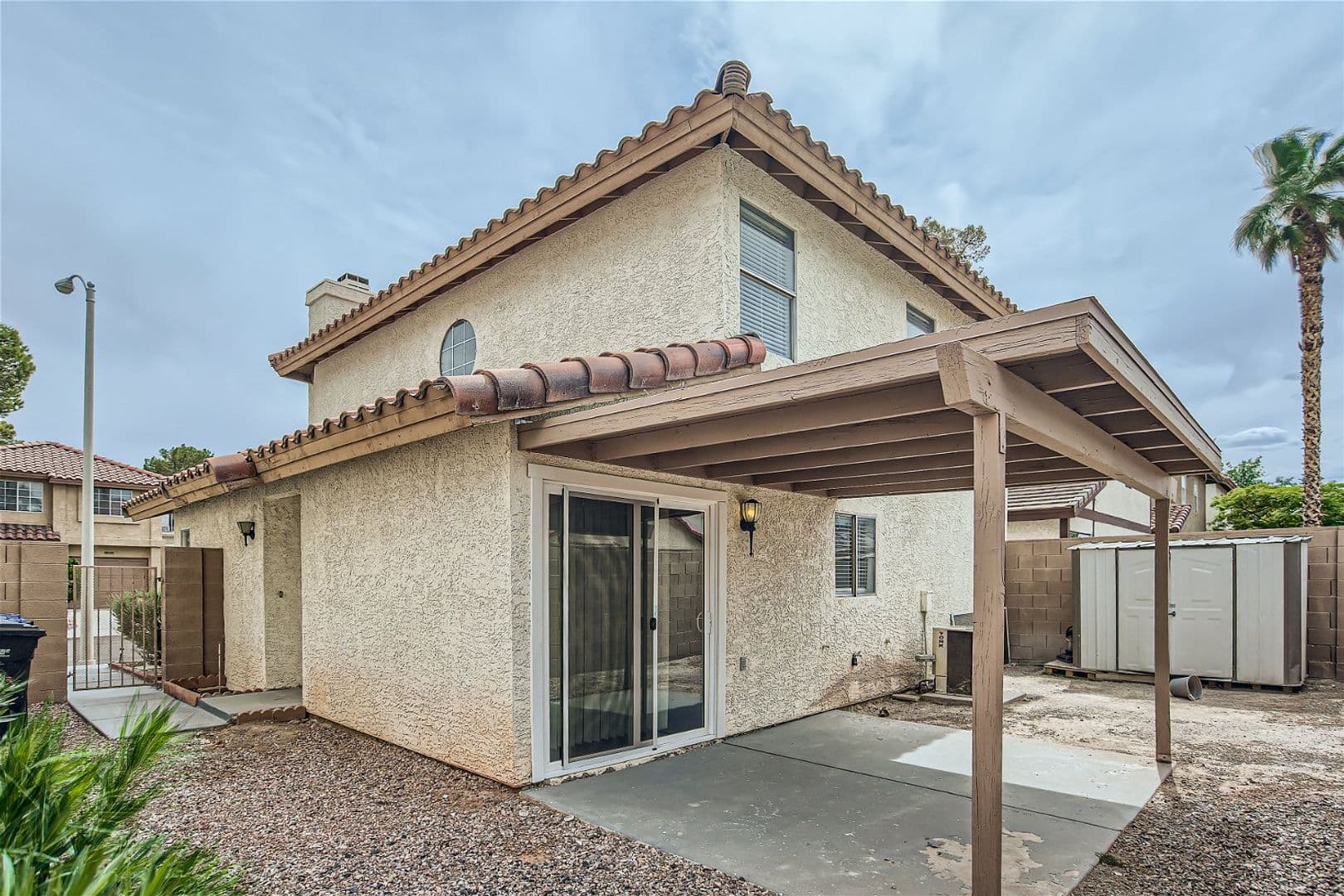 Henderson House: 2910 Currant Ln