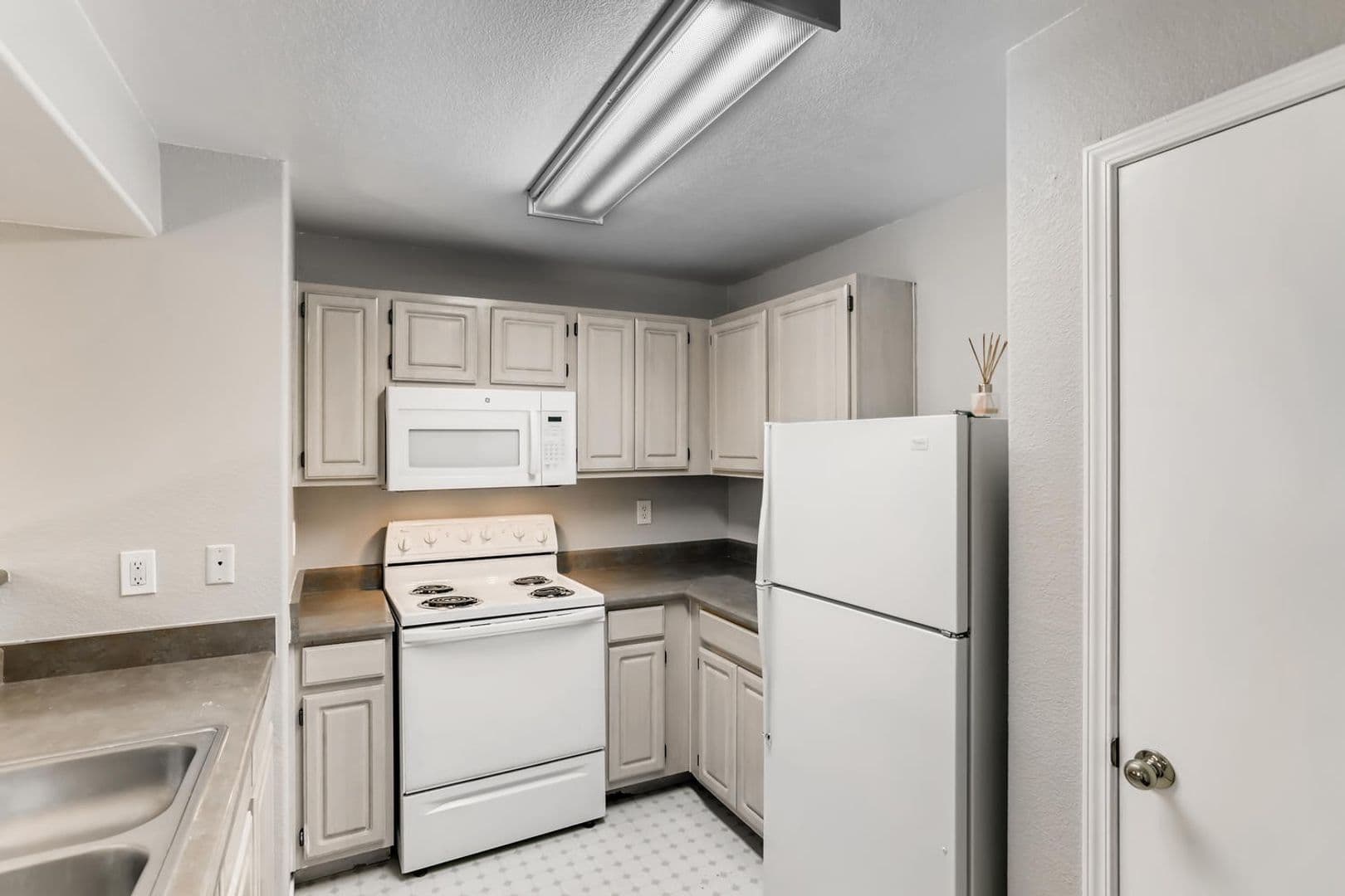 Las Vegas Condo: 555 Silverado Ranch Blvd  #2012