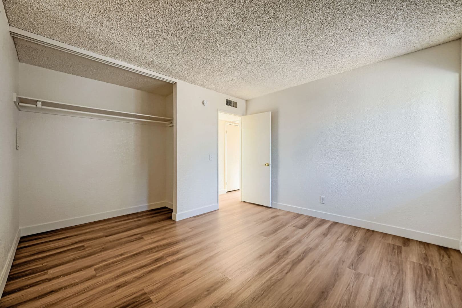 Las Vegas Condo: 1405 Vegas Valley Drive