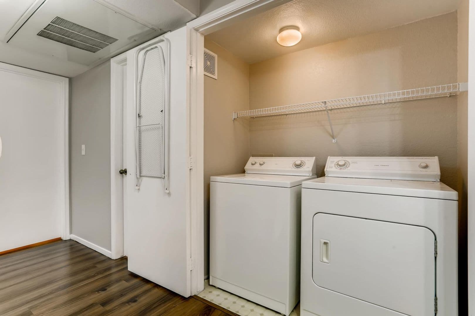 Las Vegas Condo: 555 Silverado Ranch Blvd  #2012