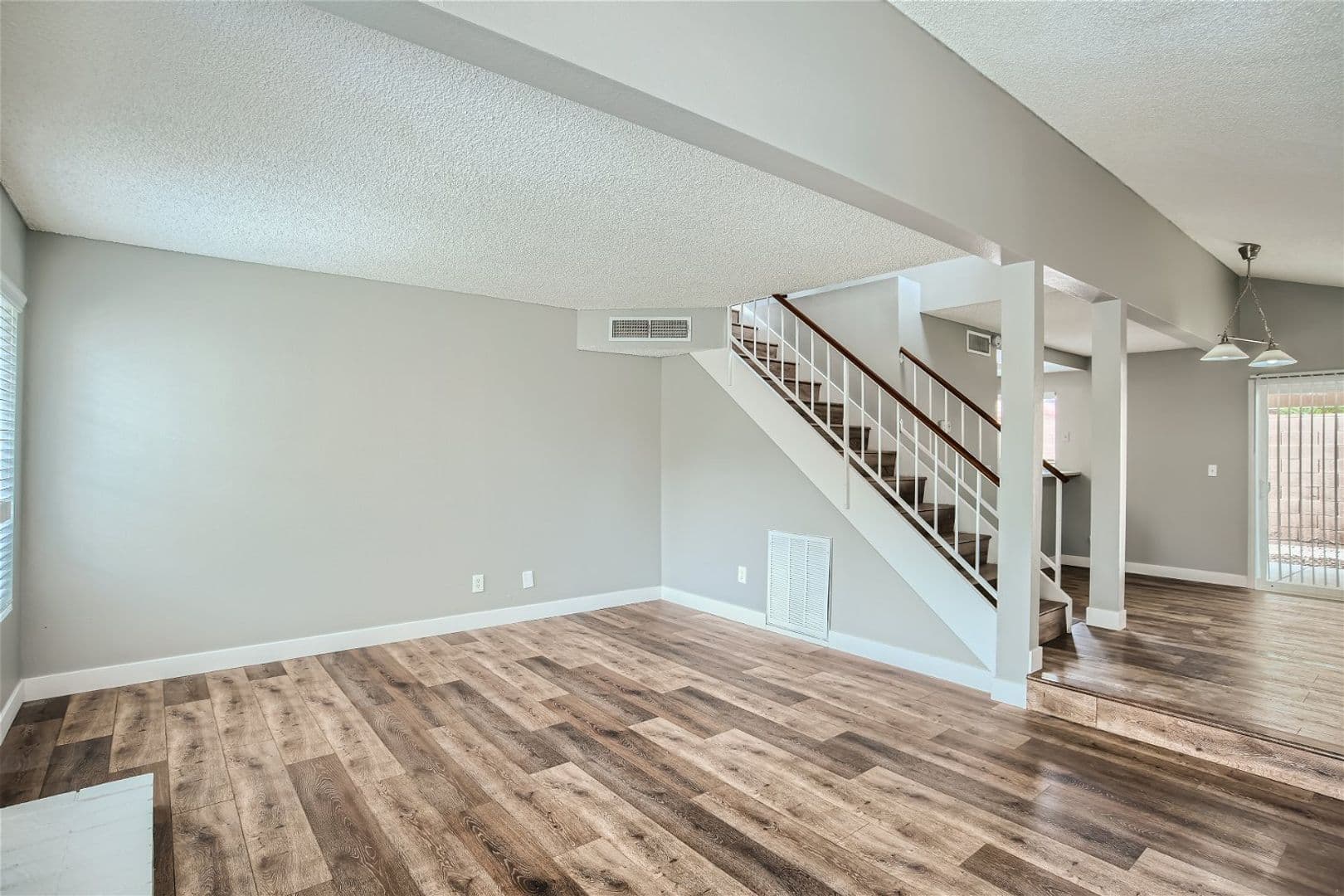 Henderson House: 2910 Currant Ln