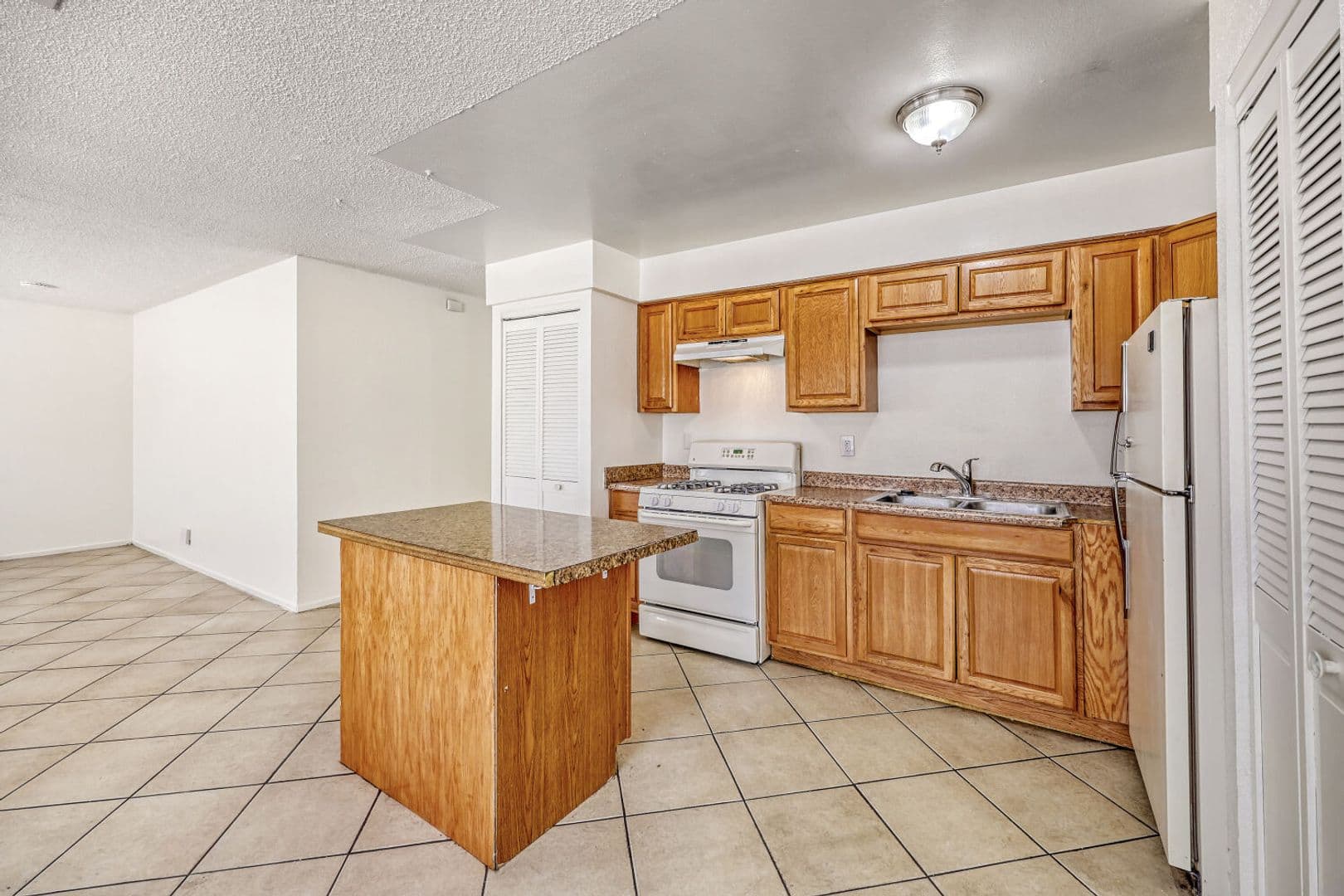 Las Vegas House: 1272 Lawry Ave