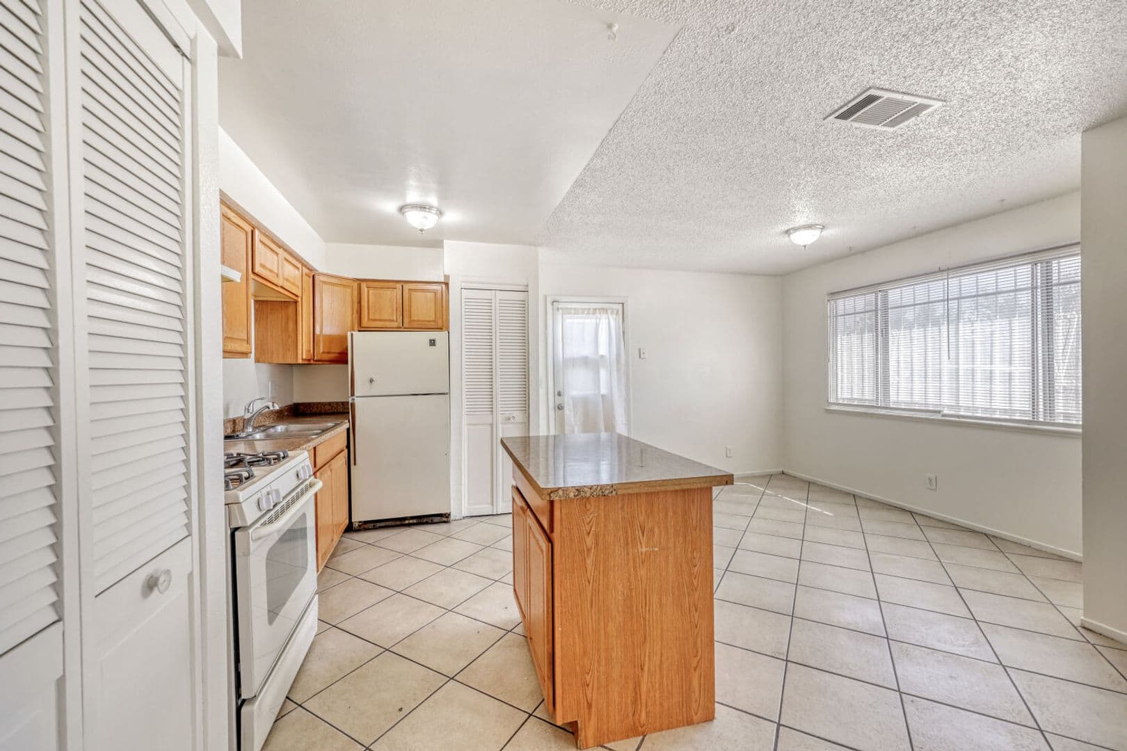 Las Vegas House: 1272 Lawry Ave