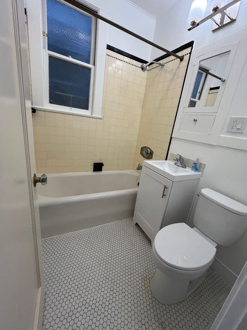 San Francisco Apartment: 2301 Bay Street