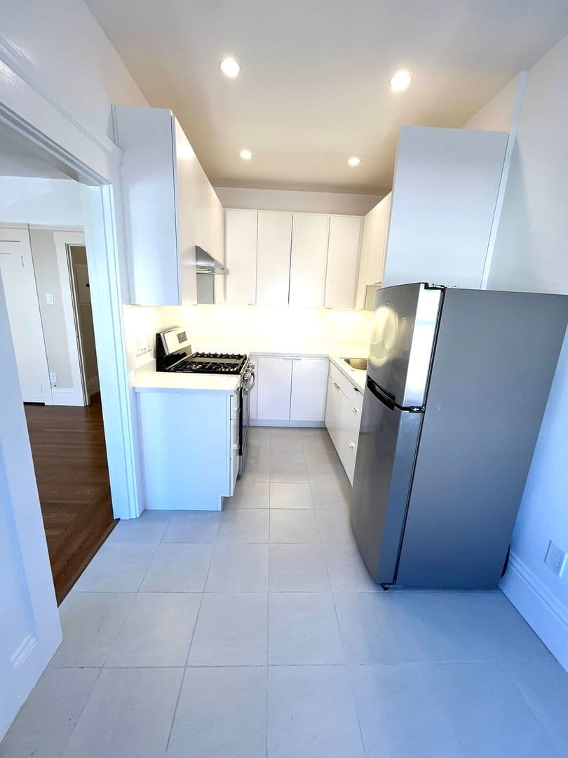 San Francisco Apartment: 2301 Bay Street