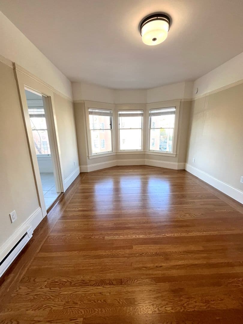 San Francisco Apartment: 2301 Bay Street