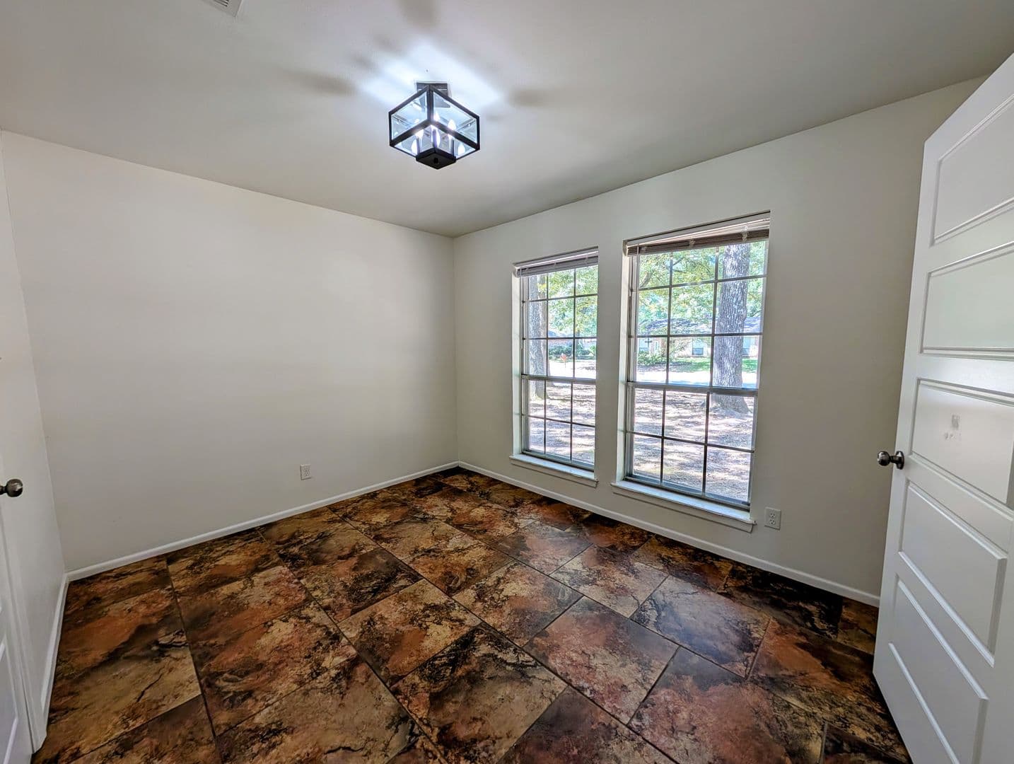 Texarkana House: 10 Clay Avenue