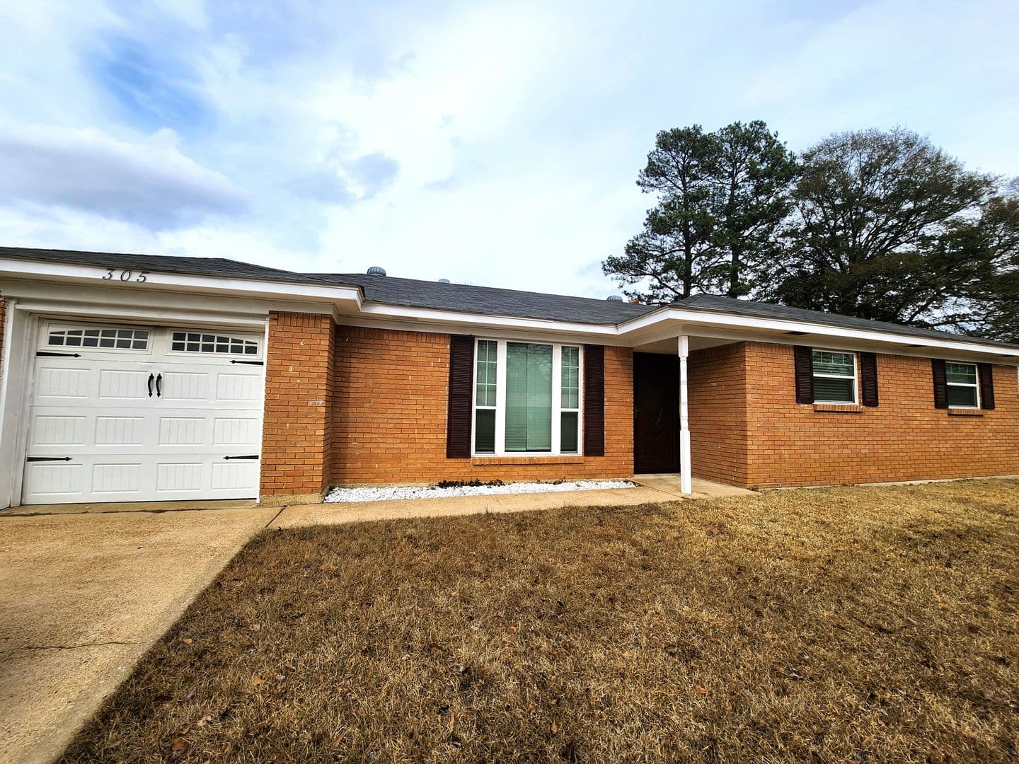 Wake Village House: 305 W. Greenfield Drive