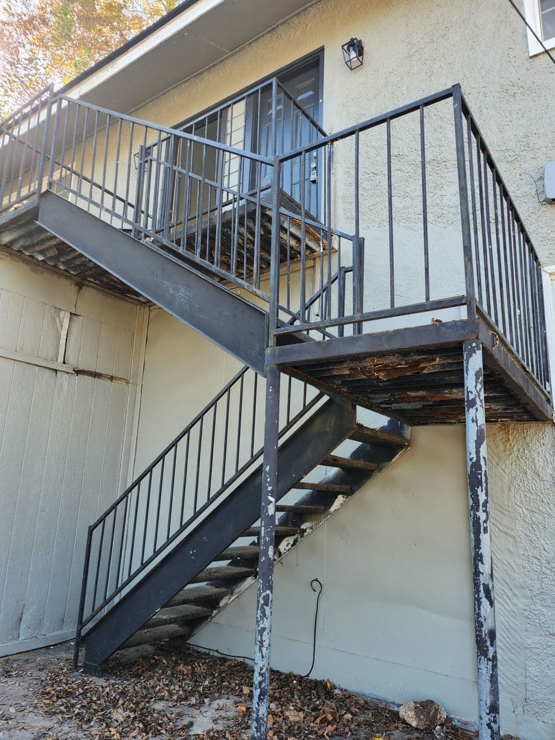 Texarkana Apartment: 814 Main Street
