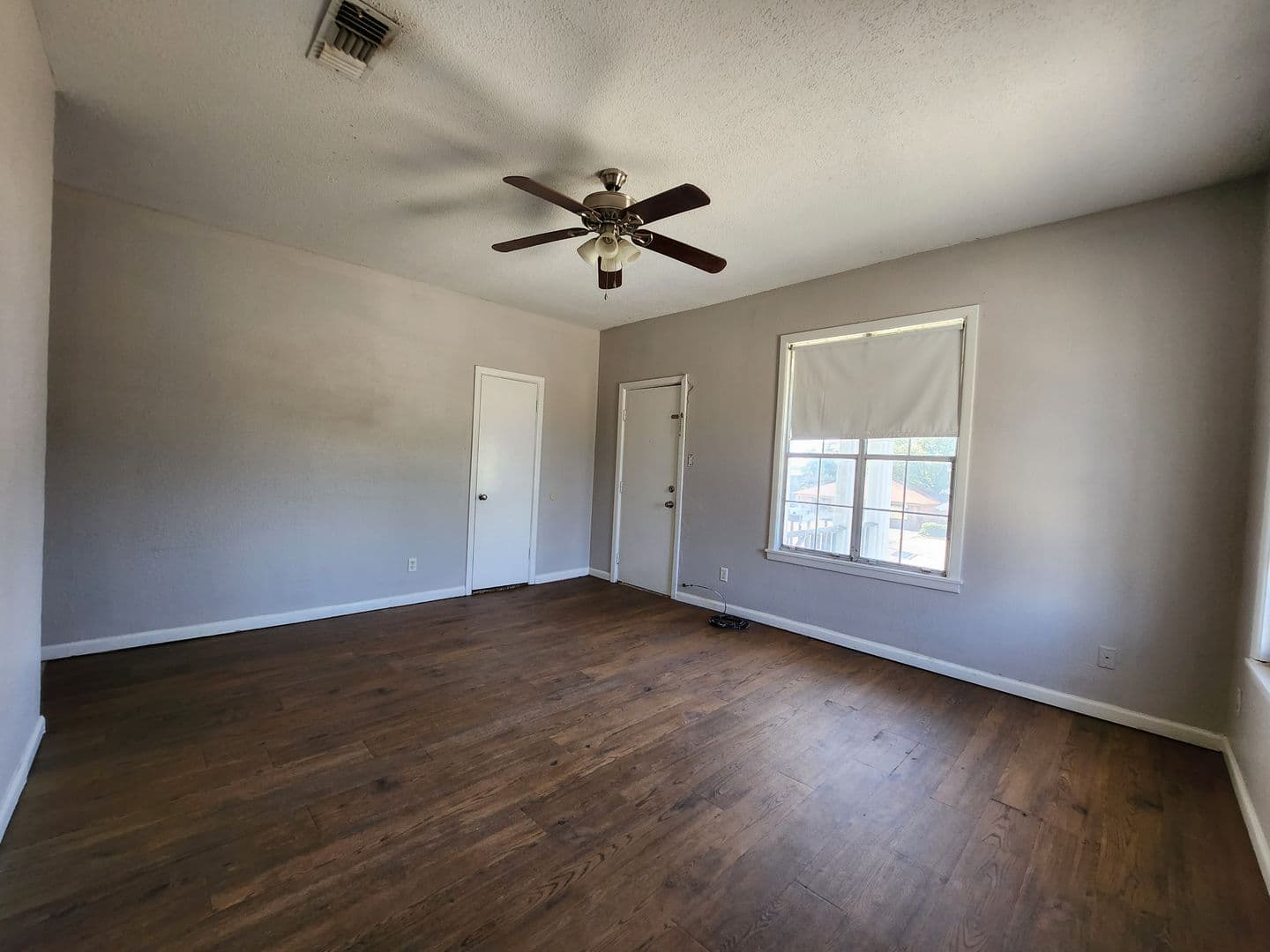 Texarkana Apartment: 814 Main Street