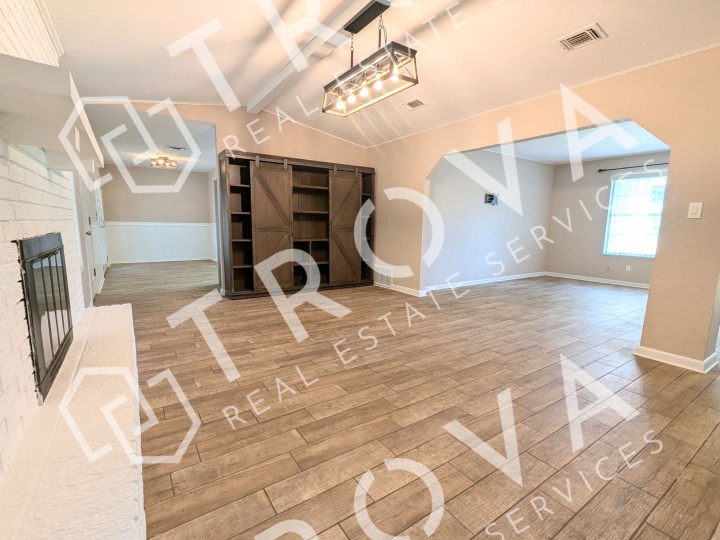 Texarkana House: 4203 Airline Dr