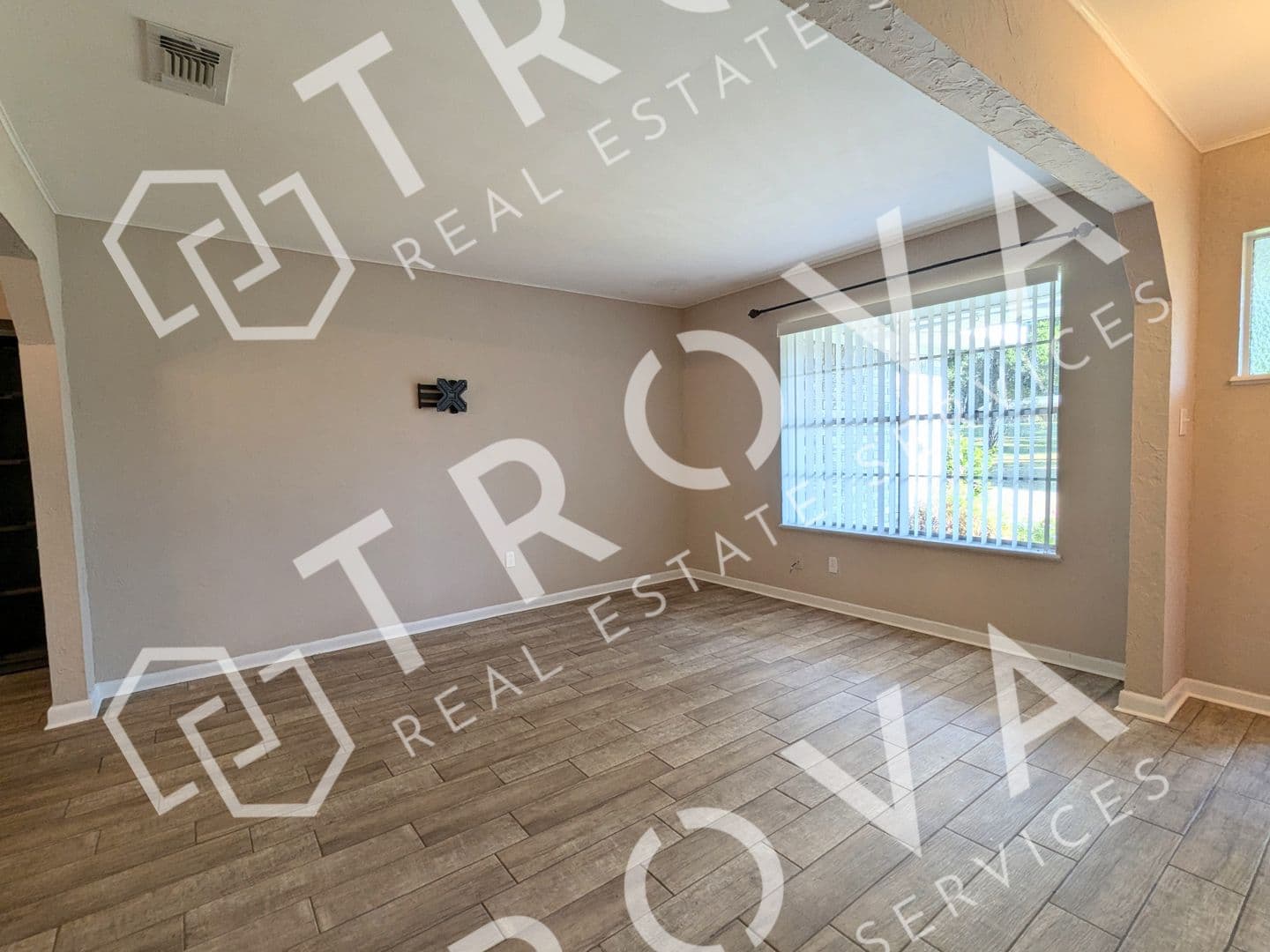 Texarkana House: 4203 Airline Dr