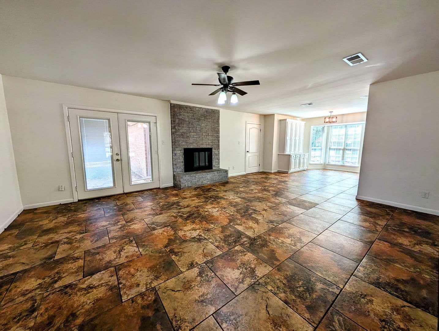 Texarkana House: 10 Clay Avenue