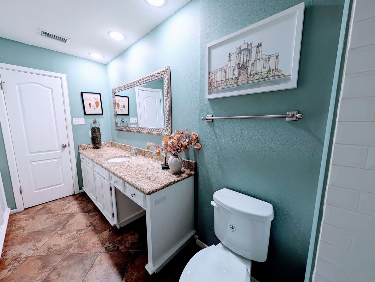 Texarkana House: 10 Clay Avenue
