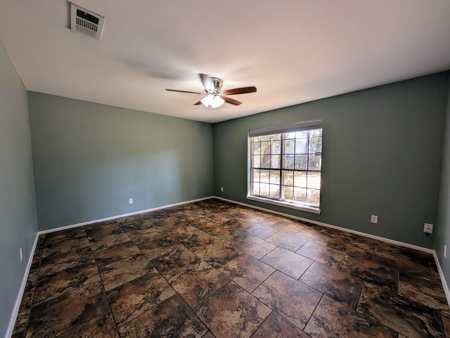Texarkana House: 10 Clay Avenue