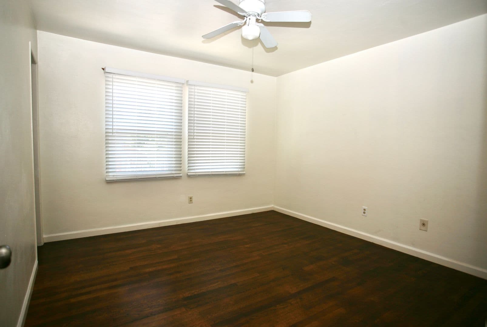 Lakeside Apartment: 8676 Almond Rd