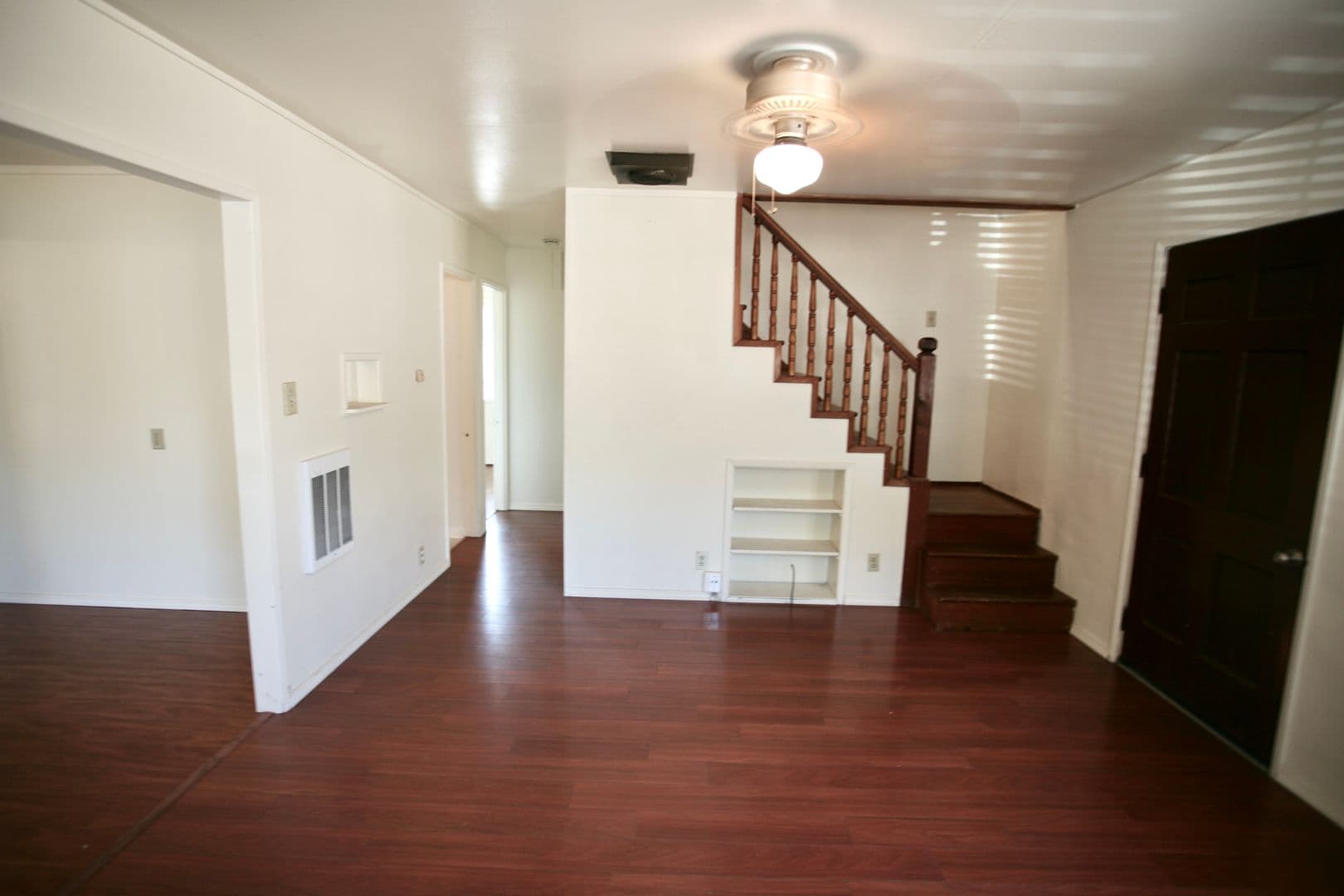 Lakeside House: 11129 Highway 67