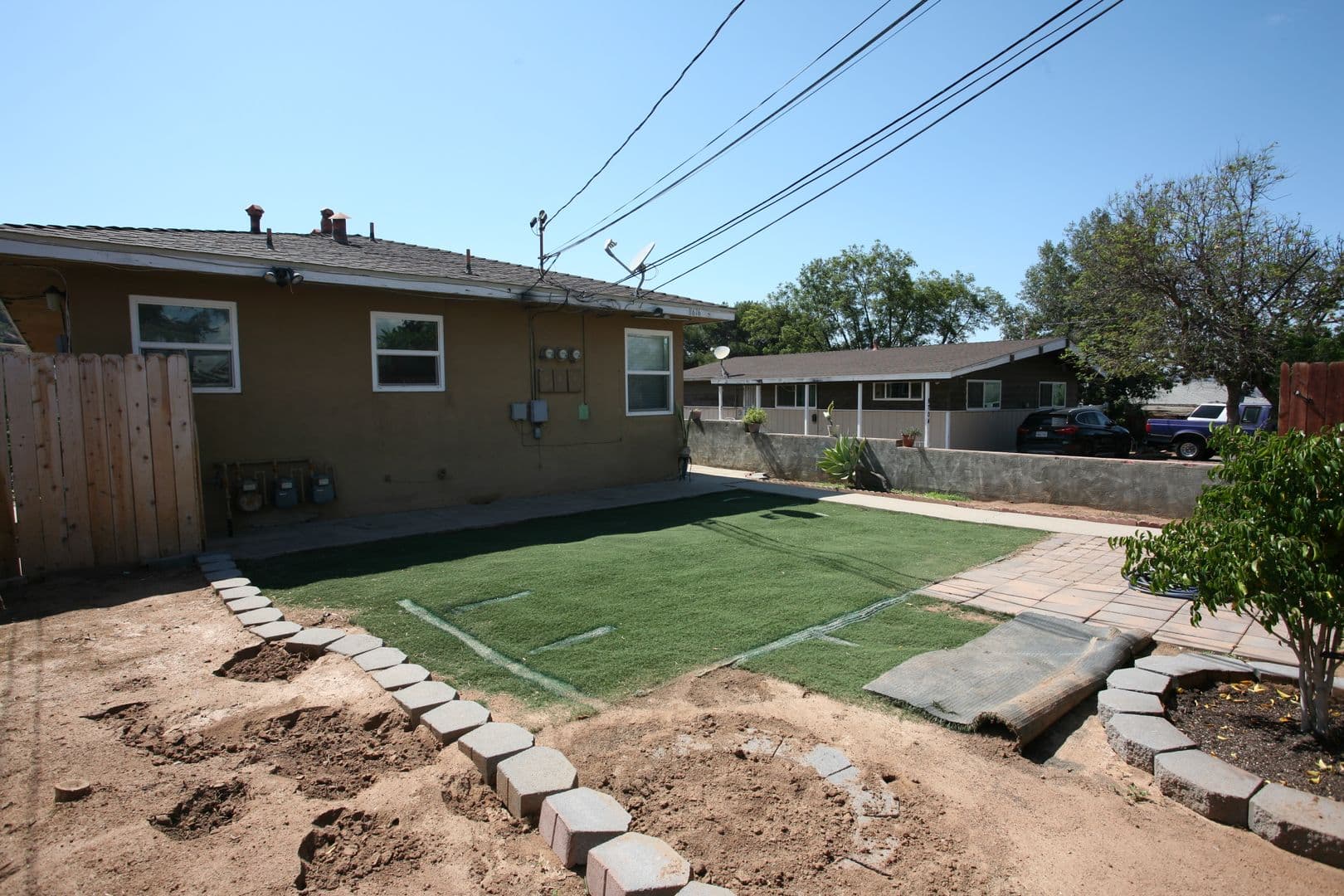 Lakeside Apartment: 8676 Almond Rd