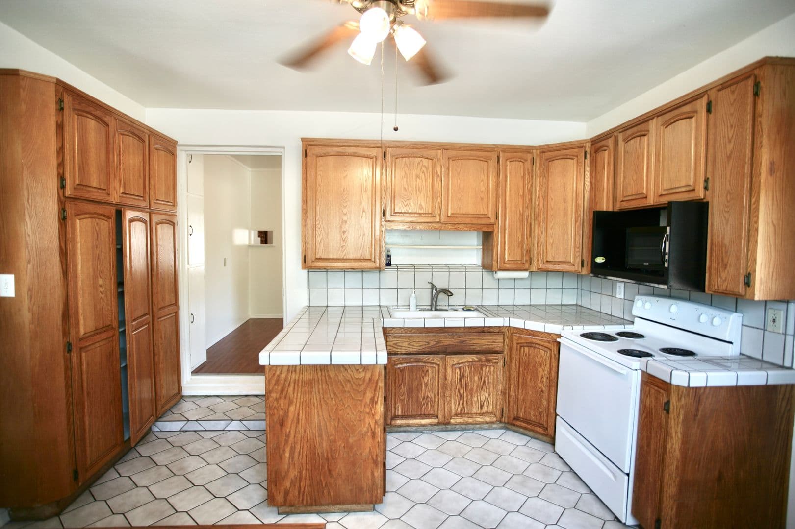 Lakeside House: 11129 Highway 67