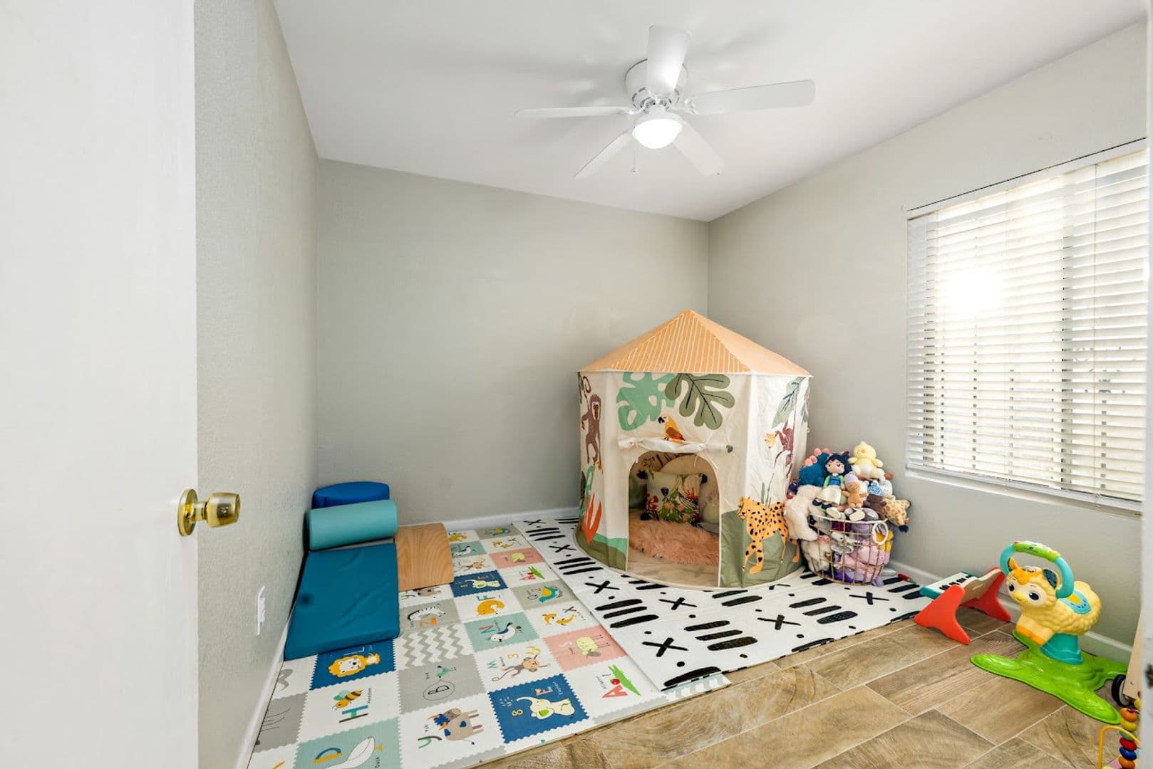 Tucson House: 2191 S Sunburst Drive