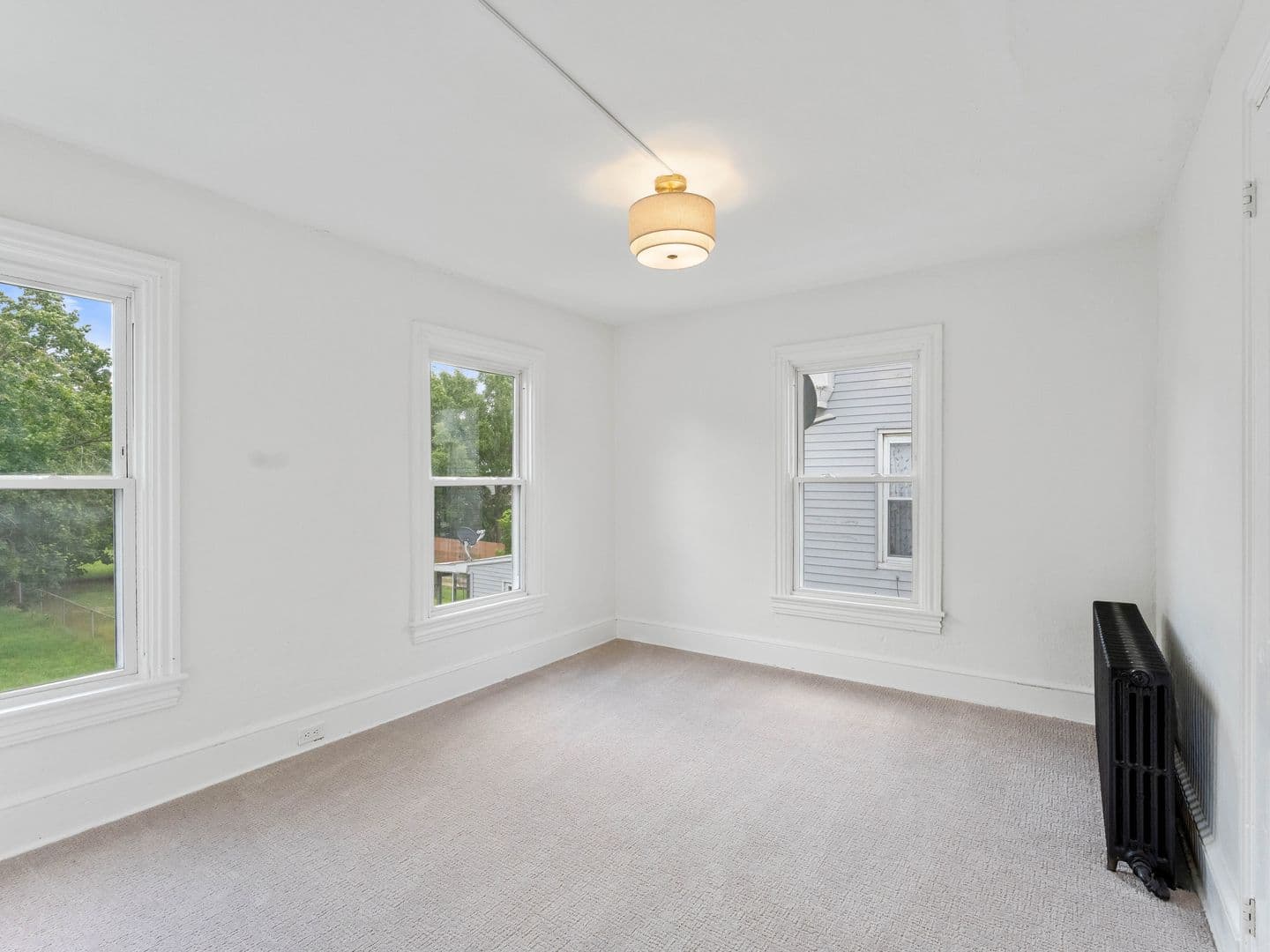 Millville House: 213 N 6th St